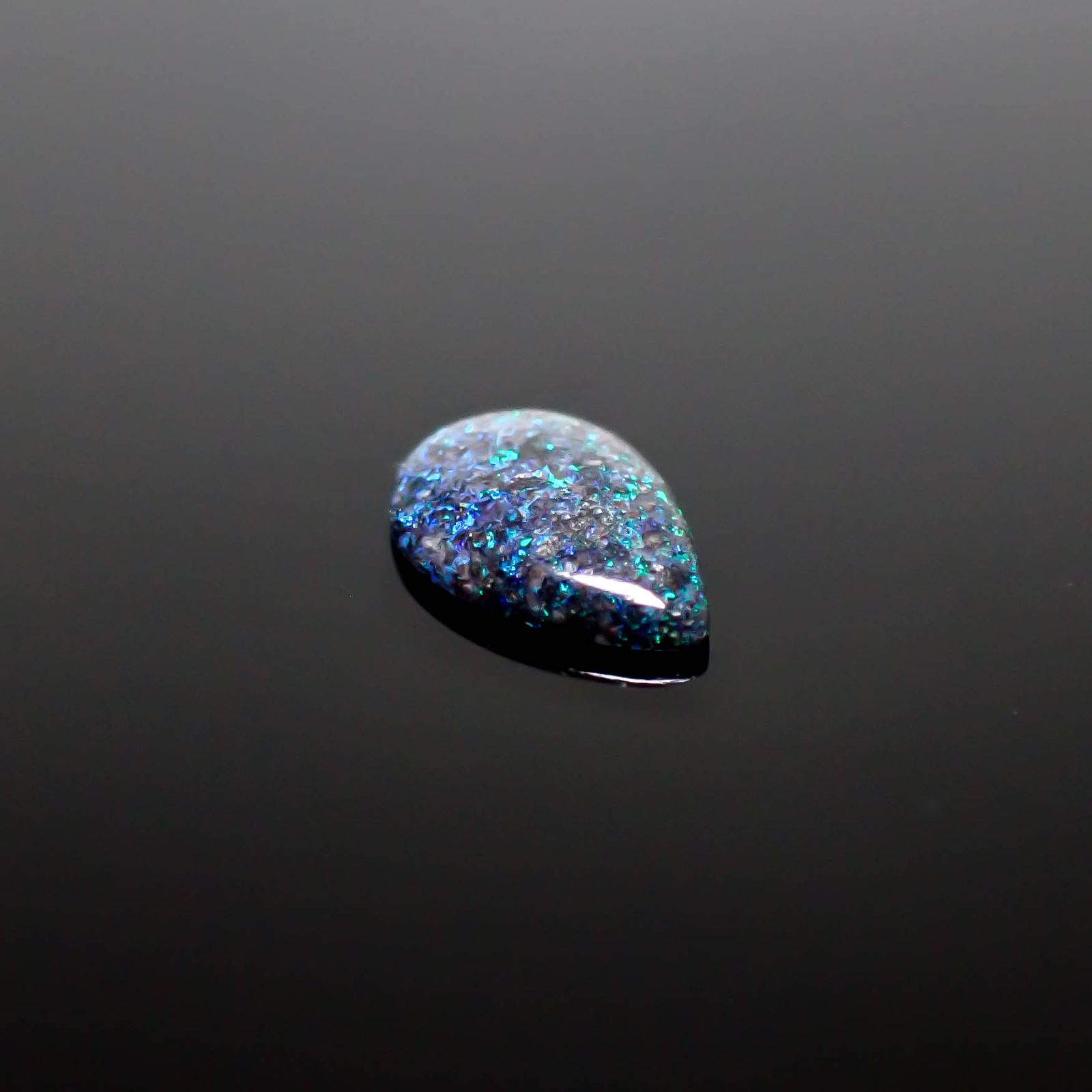 ブラックマトリックスオパール(宝石名オパール/加熱処理)オーストラリア産 0.65ct 識別済[250330127]9.1x6.1mm前後