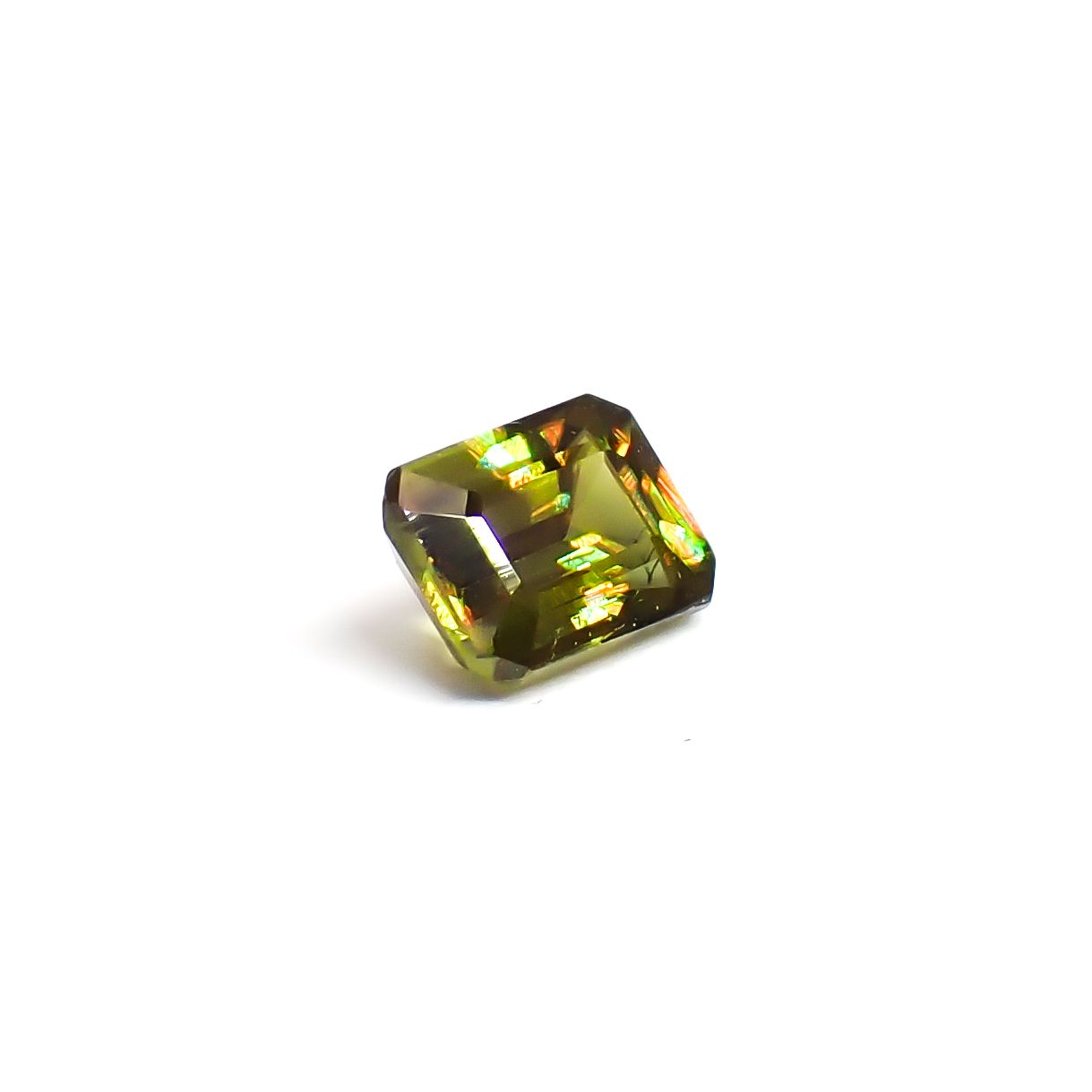 カラーチェンジスフェーン パキスタン産 0.35ct / 4.4x3.3mm前後 [260632440]