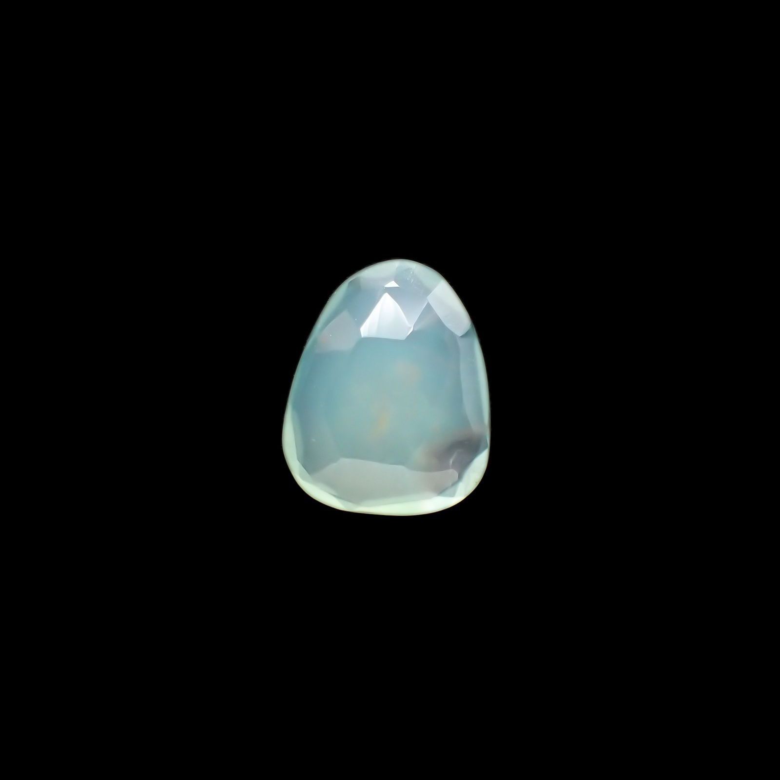 ◇フリーフォーム・ローズカット◇アクアプレーズ(宝石名ブルー グリーン・カルセドニー)南アフリカ産 2.79ct 識別済[230421886]12.4x10.1mm前後