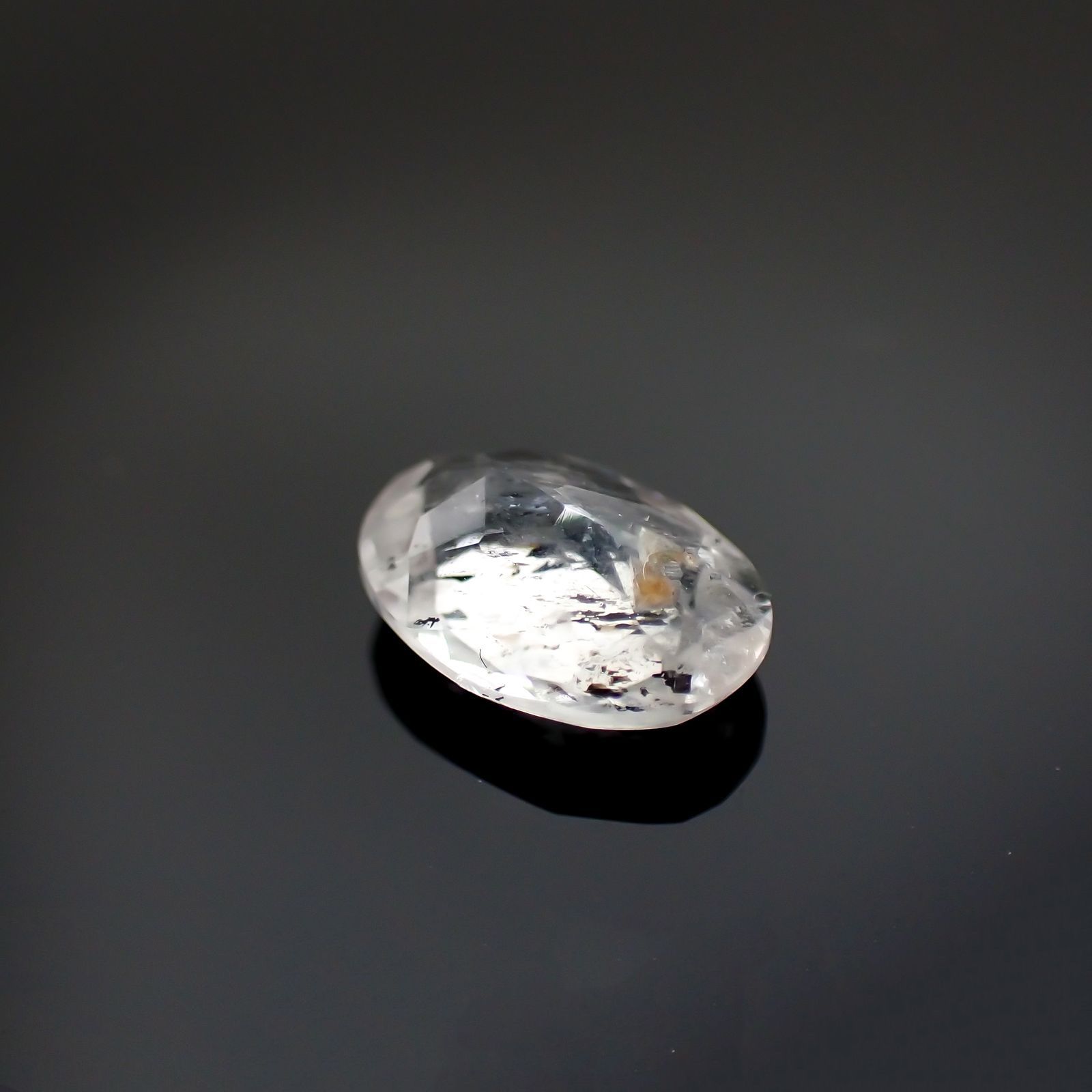 ユークレース(宝石名ユークレース)ブラジル産 0.838ct ソ付(彩珠)[230522044]7.3x5.3mm前後