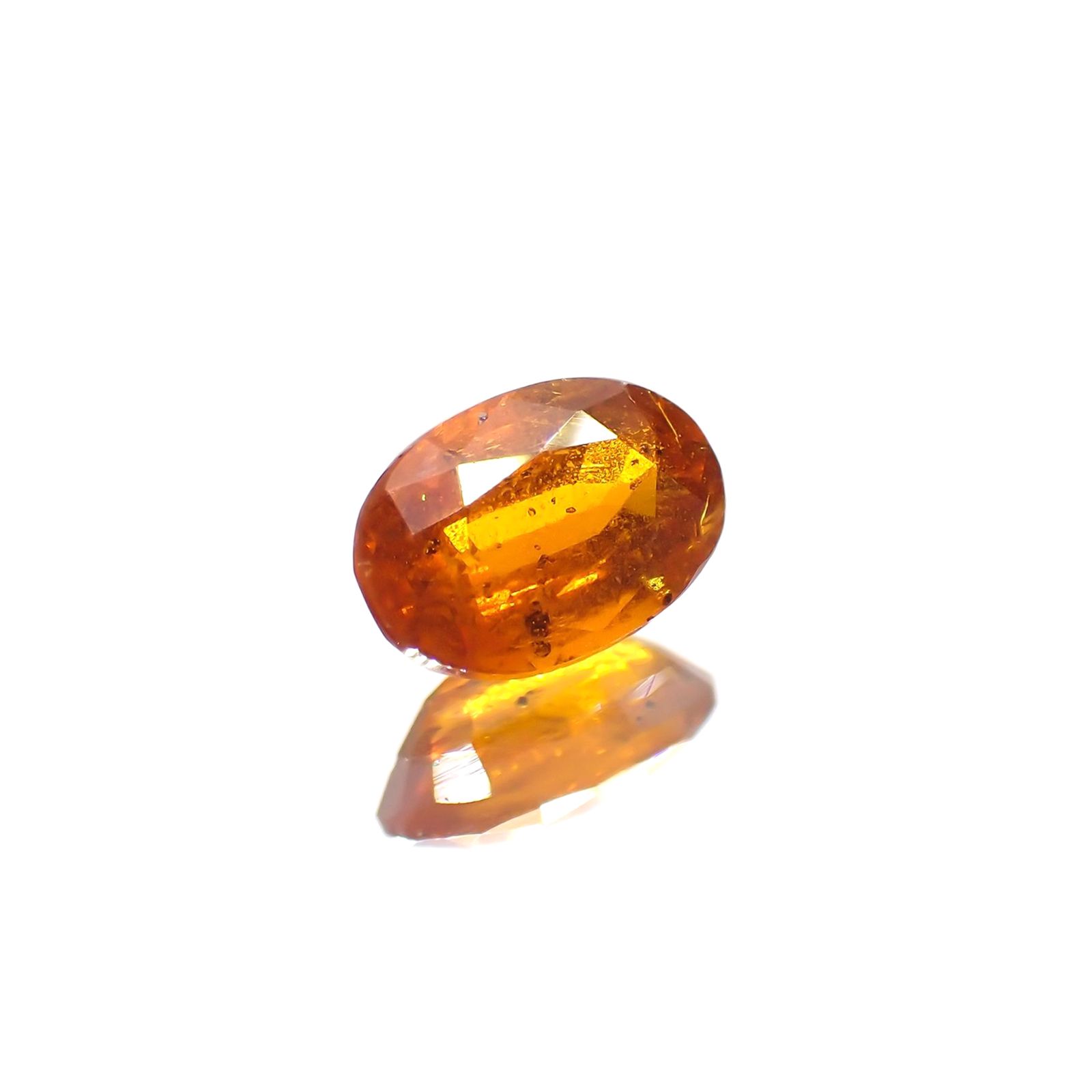 オレンジカイヤナイト(宝石名カイヤナイト) ネパール産 0.63ct 識別済[210310581]6.2×4.2mm前後