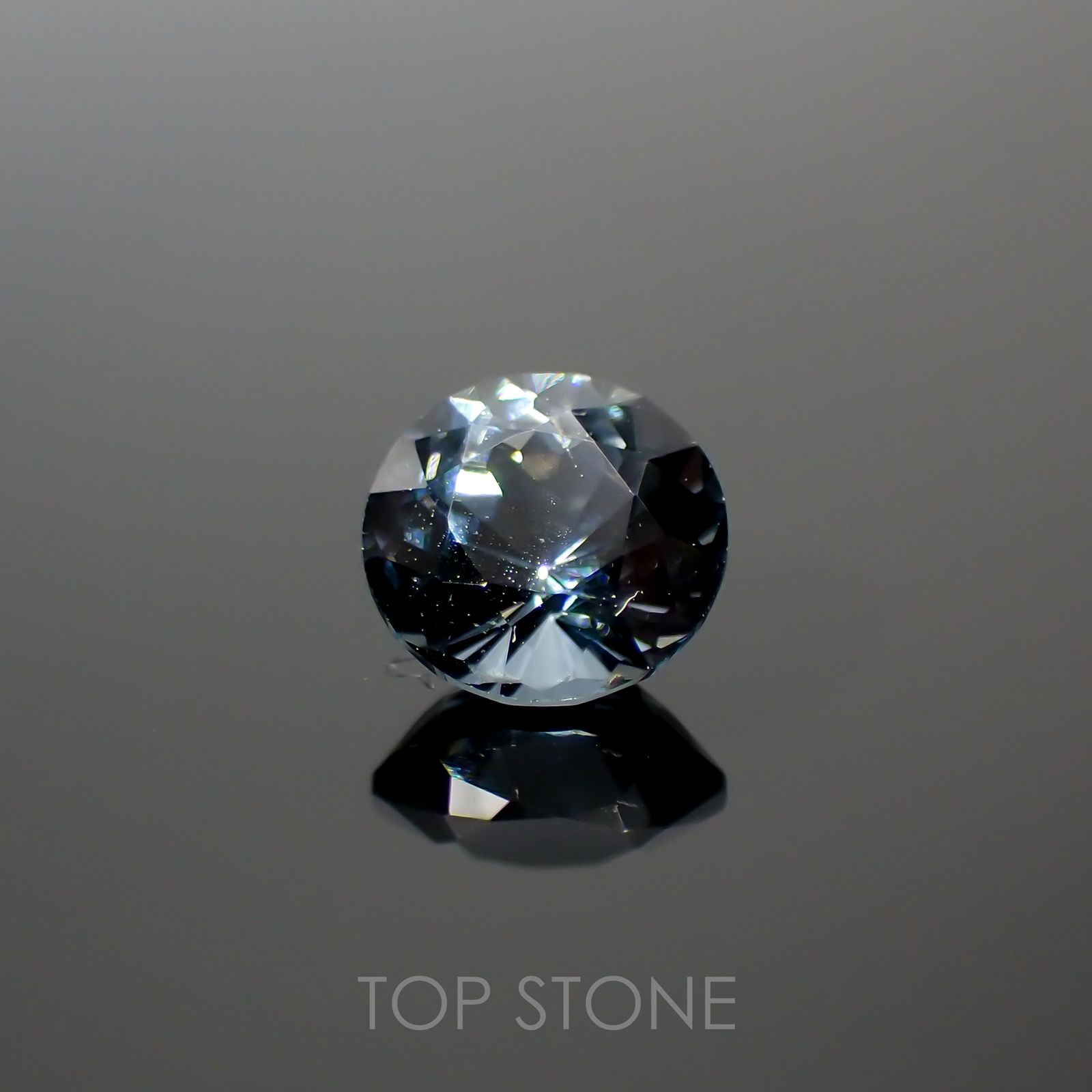 ブルーグレイッシュスピネル(宝石名スピネル) ビルマ産 0.68ct 識別済[210913462]5.4×5.4mm前後