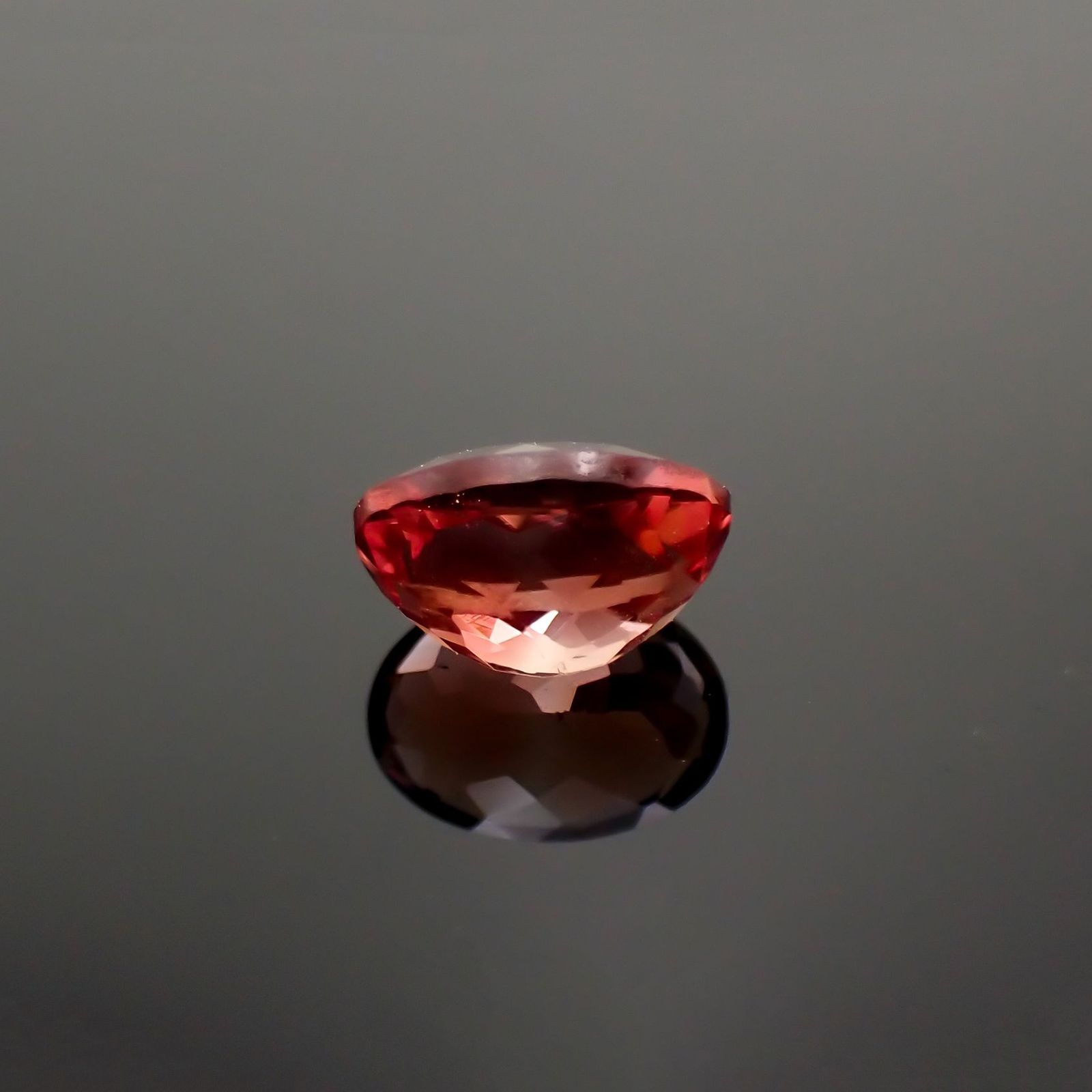 オレゴンサンストーン アメリカ・オレゴン州産 0.89ct[251018711]7.1x5mm前後