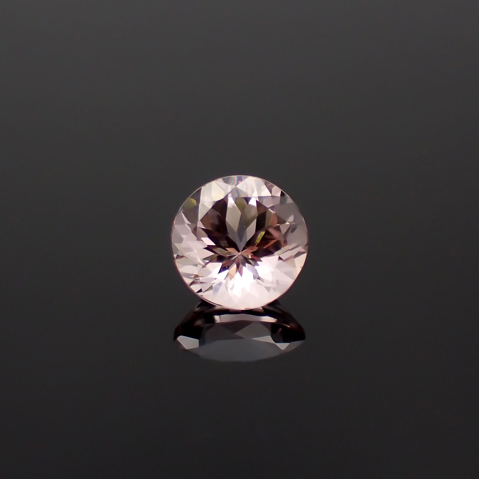 モルガナイト ブラジル/モザンビーク産 1.79ct[231224874]8x8mm前後