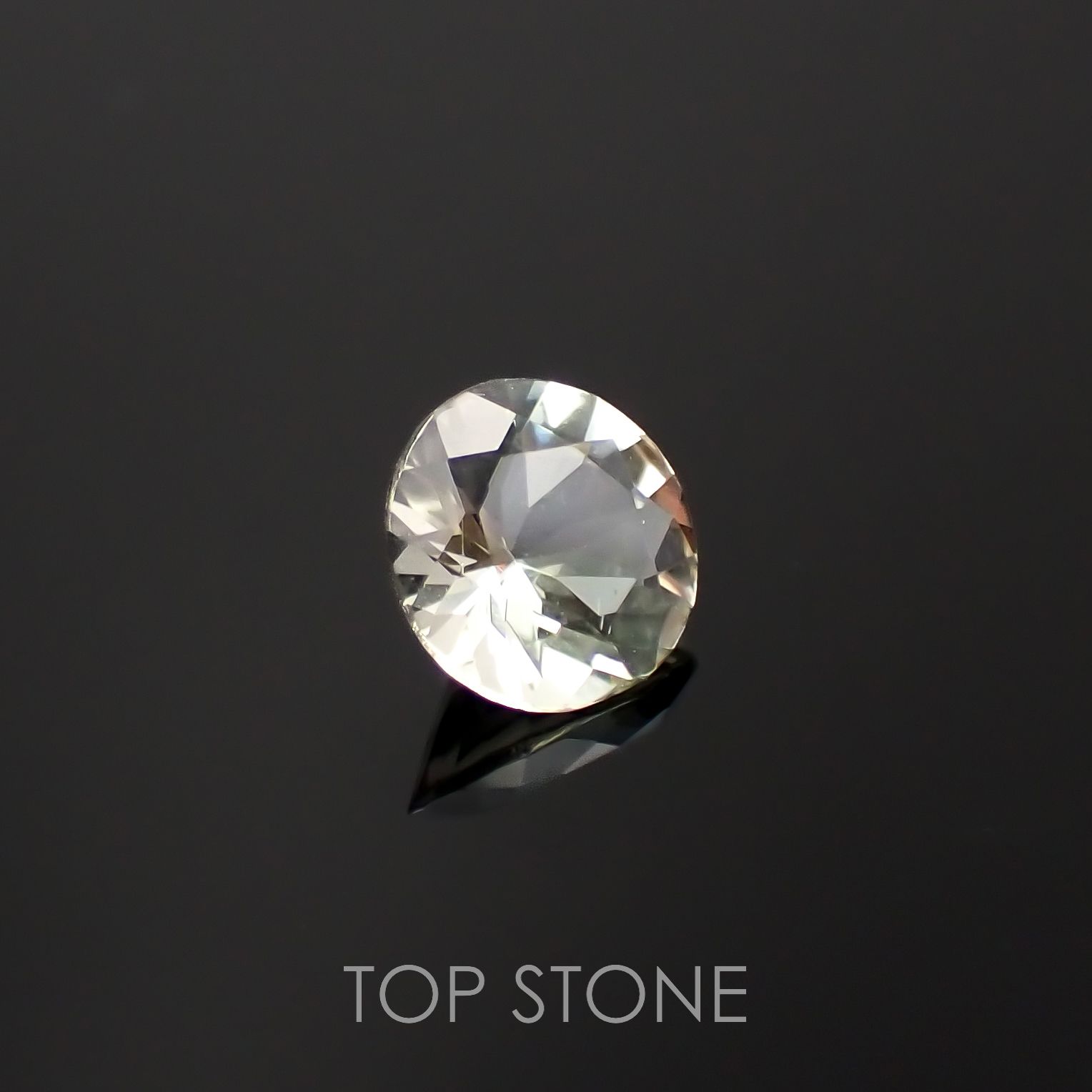 バイカラーオレゴンサンストーン アメリカ・オレゴン州産 0.62ct[230220681]5.9x5.9mm前後