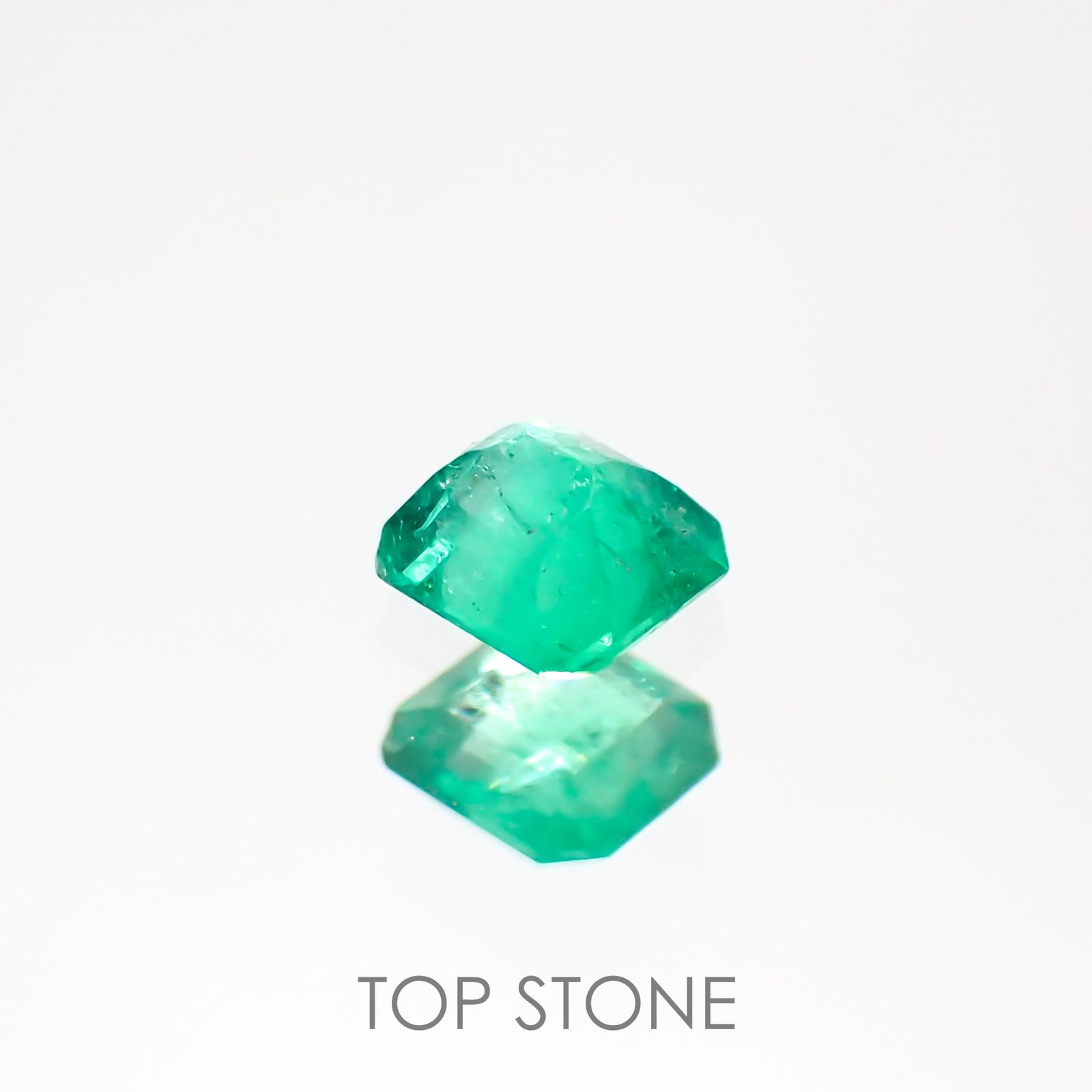 エメラルド(宝石名エメラルド) コロンビア産 0.13ct 識別済[201912834]3.1×3mm前後