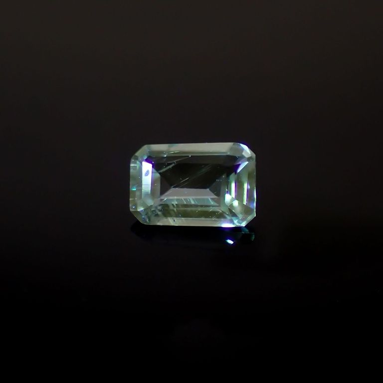 長波365(ライト)の照射で蛍光