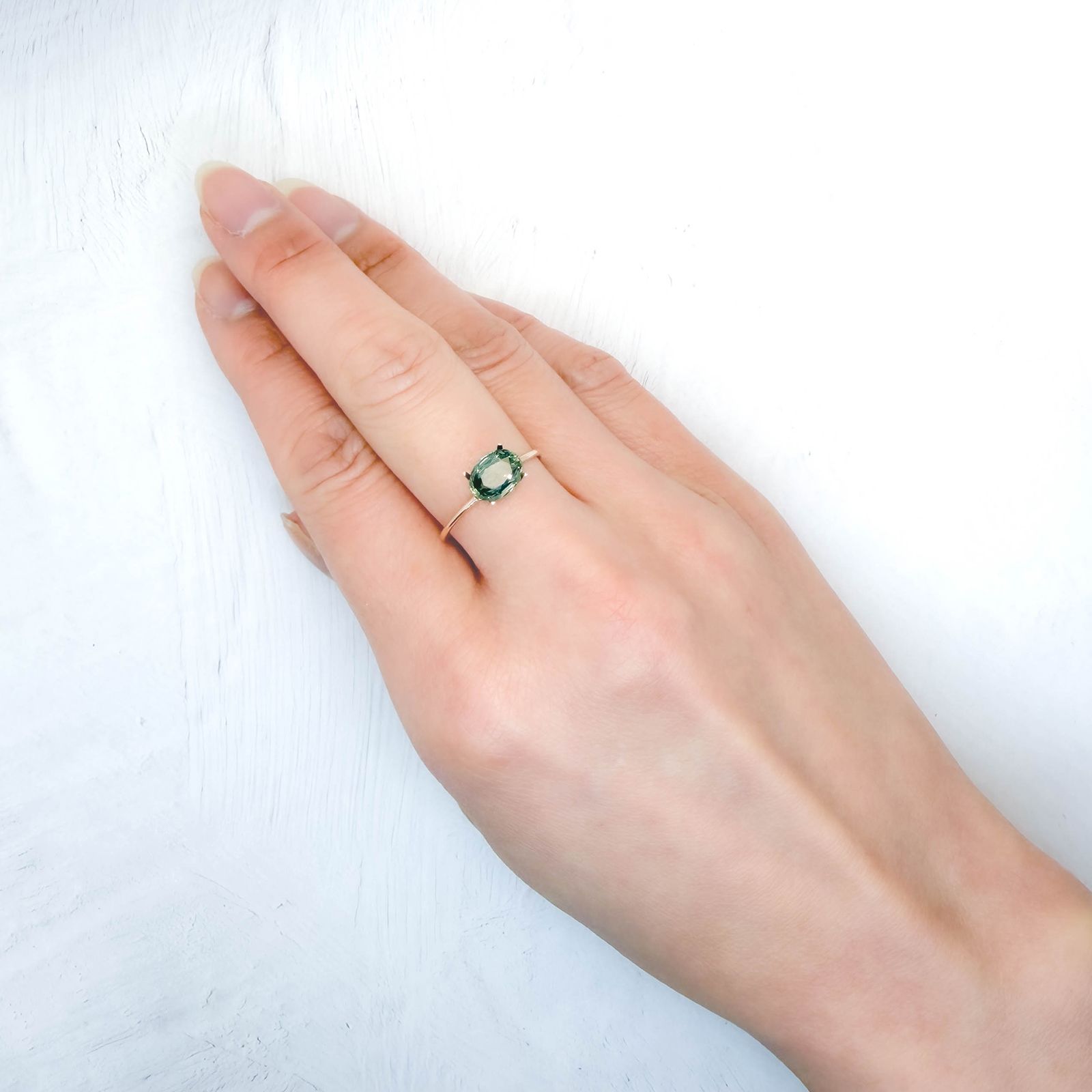 サファイア(宝石名サファイア) マダガスカル/スリランカ産 ソ付(彩珠) 1.617ct / 7.9x6mm前後 [260112479]