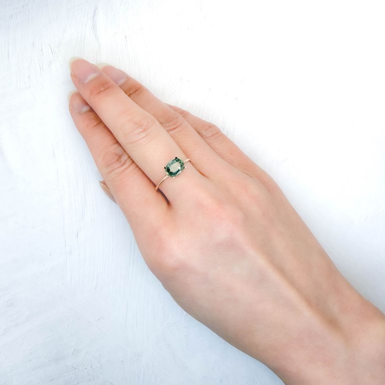 LEDライト下での色合い