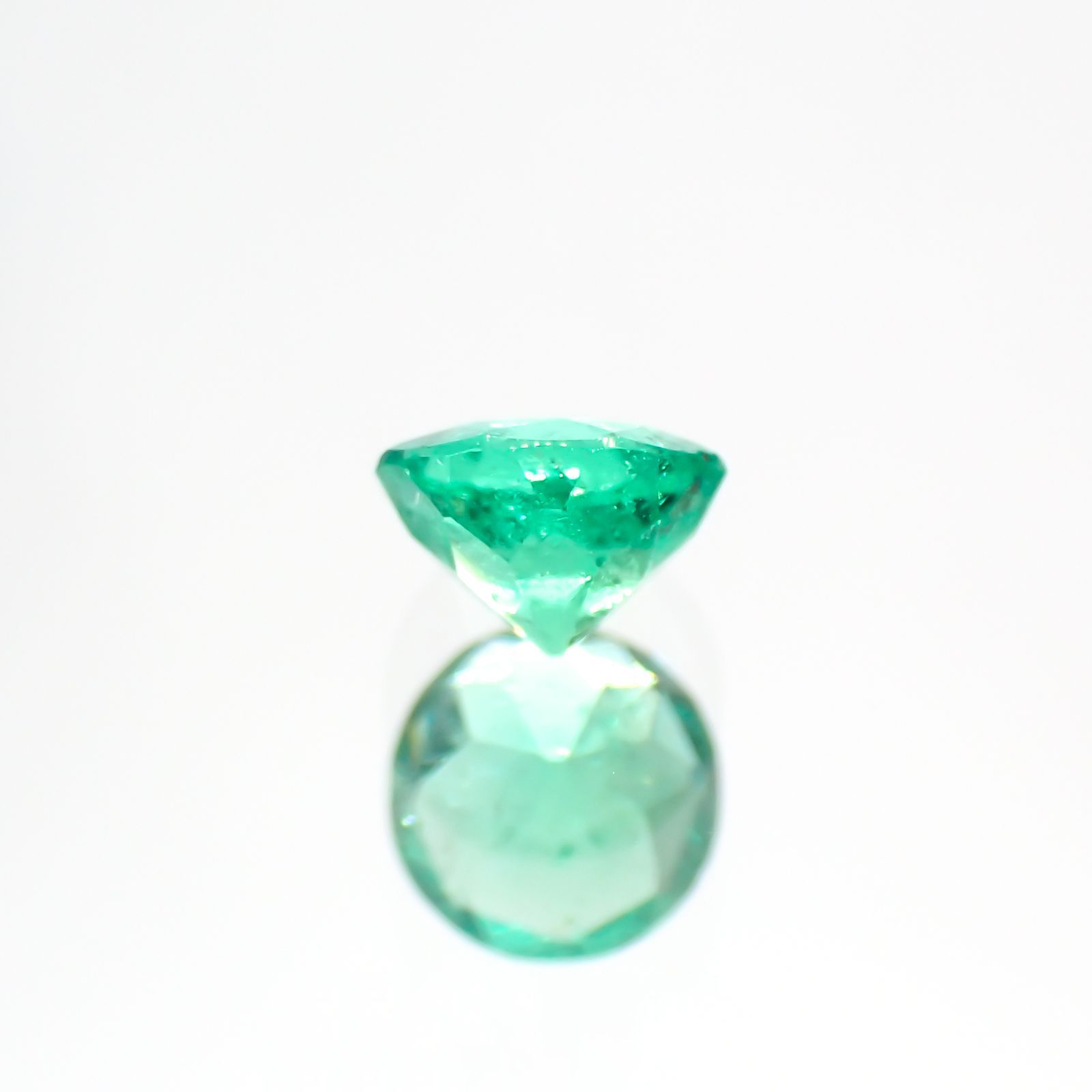 エメラルド(宝石名エメラルド) コロンビア産 0.293ct ソ付(彩珠)[211013170]4.5×4.5mm前後