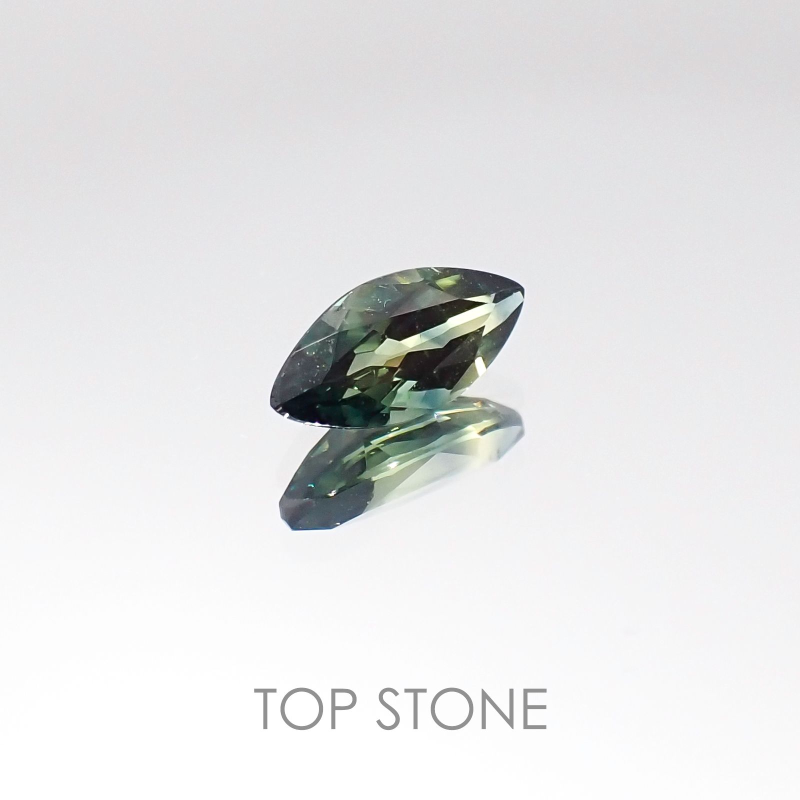 パーティカラーサファイア(宝石名パーティカラード・サファイア) ケニア産 0.65ct 識別済[20063026]7.9×3.6mm前後