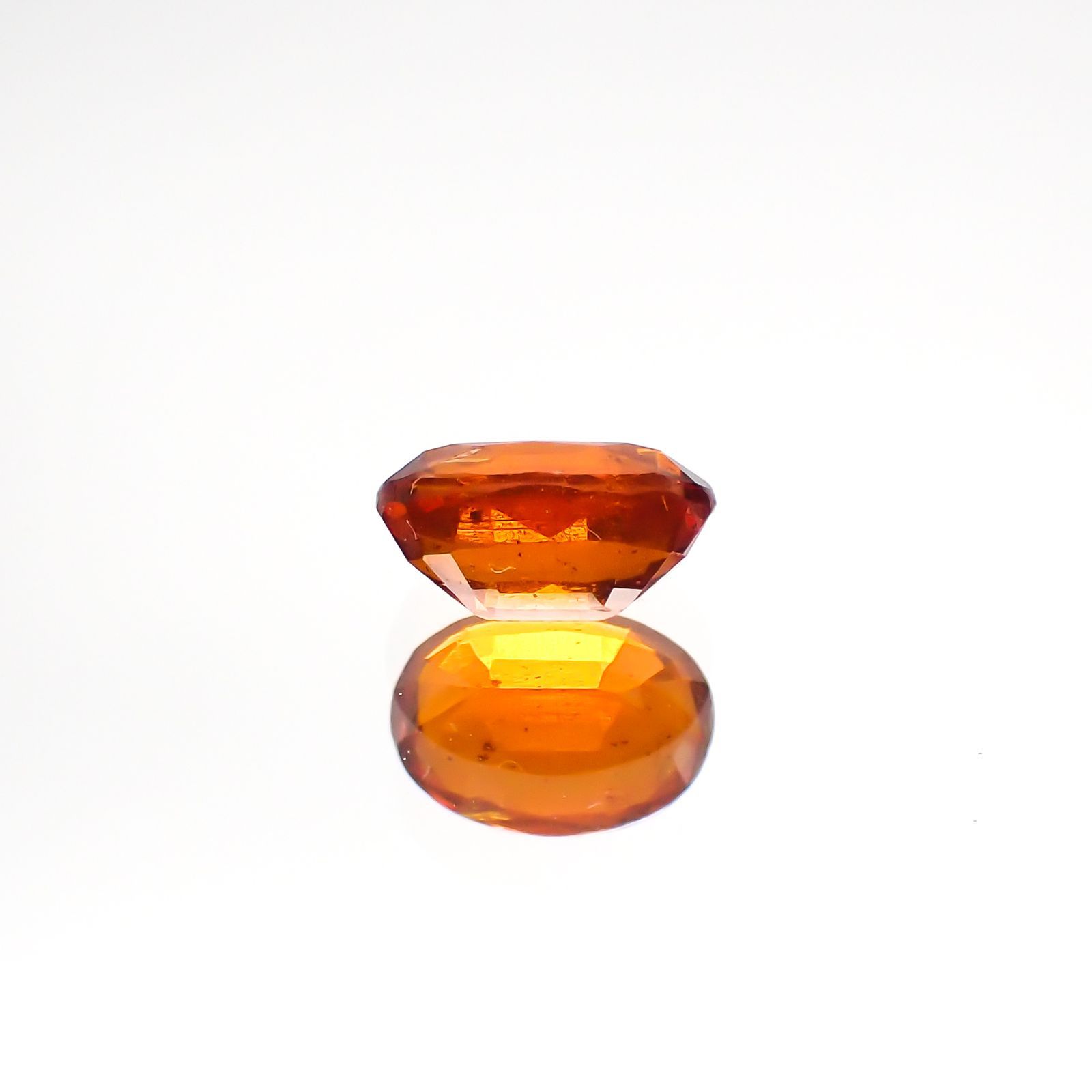 オレンジカイヤナイト(宝石名カイヤナイト) ネパール産 1.07ct 識別済[210812450]7×5mm前後