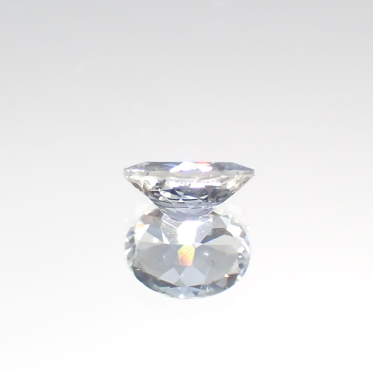 アイスブルーサファイア(宝石名サファイア)スリランカ/マダガスカル産 0.35ct 識別済[230421398]5x3.8mm前後