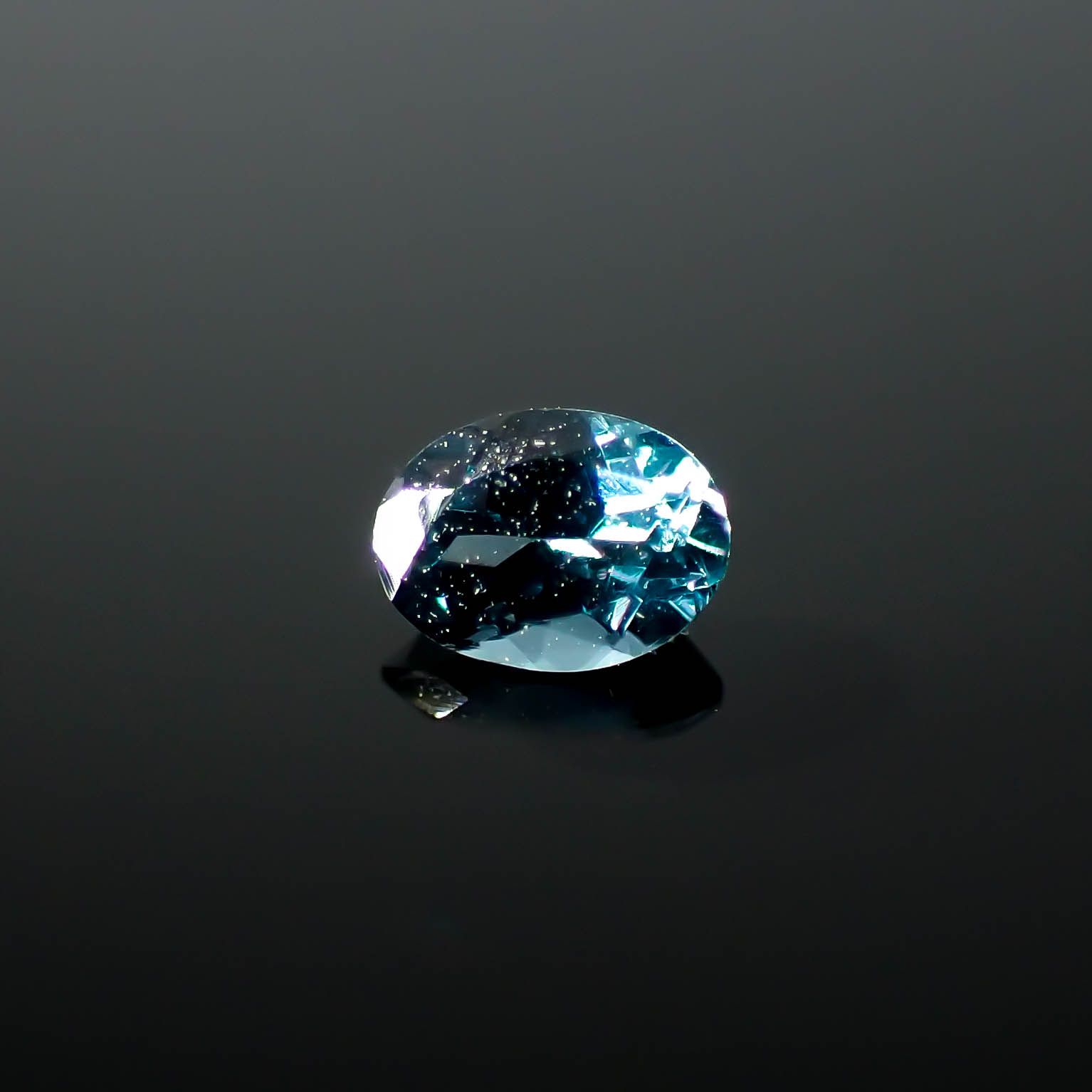 カラーチェンジガーネット アレキタイプ マダガスカル・ベキリー産 0.19ct[231224761]4x2.9mm前後