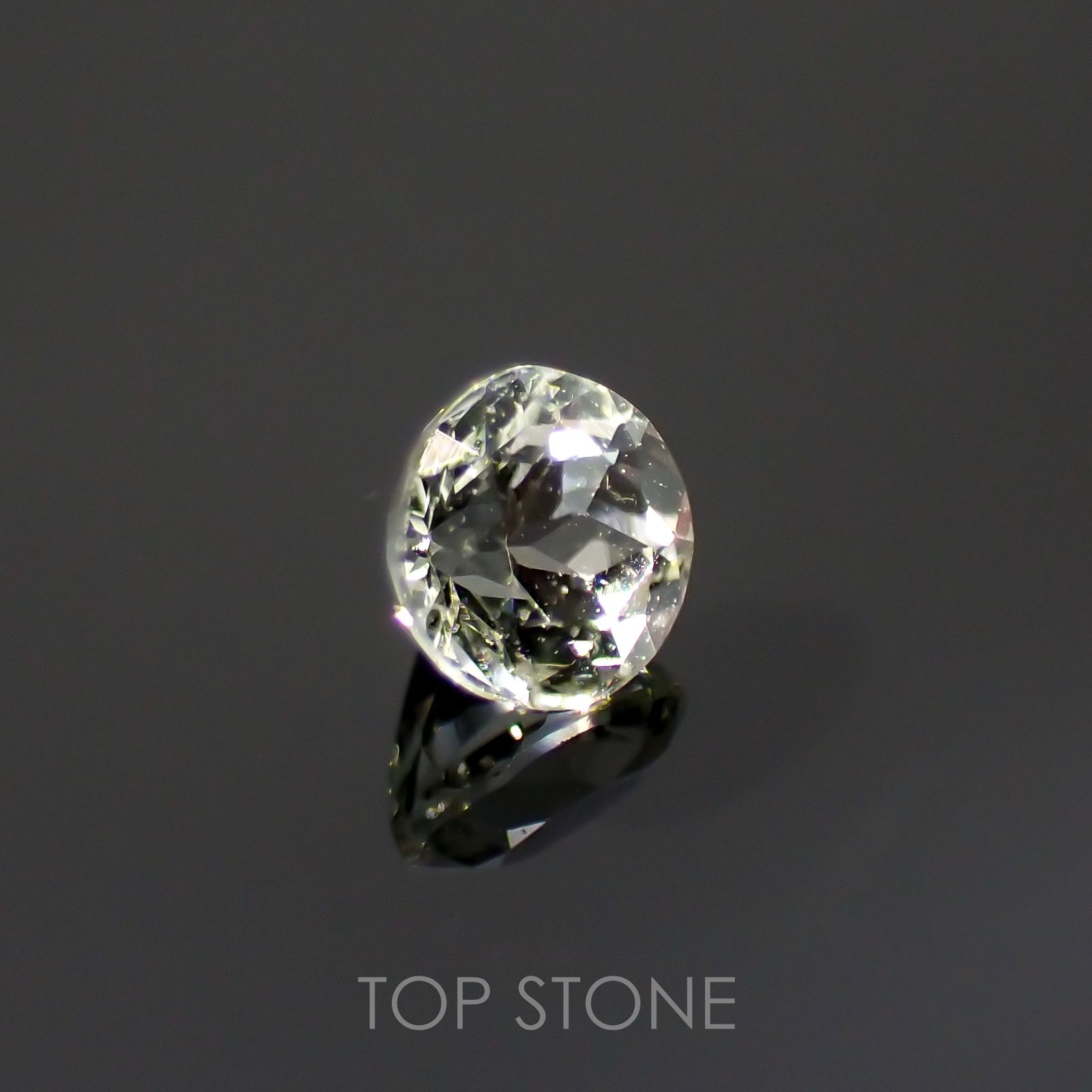 リューコガーネット(宝石名ホワイト グロッシュラー・ガーネット)ビルマ産 0.20ct 識別済[220115438]3.2x3.2mm前後