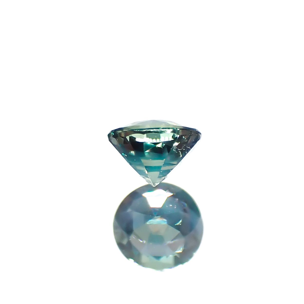 アレキサンドライトキャッツアイ ブラジル・ミナスジェライス州ヘマチタ鉱山産 0.098ct[240929037]2.7x2.7mm前後