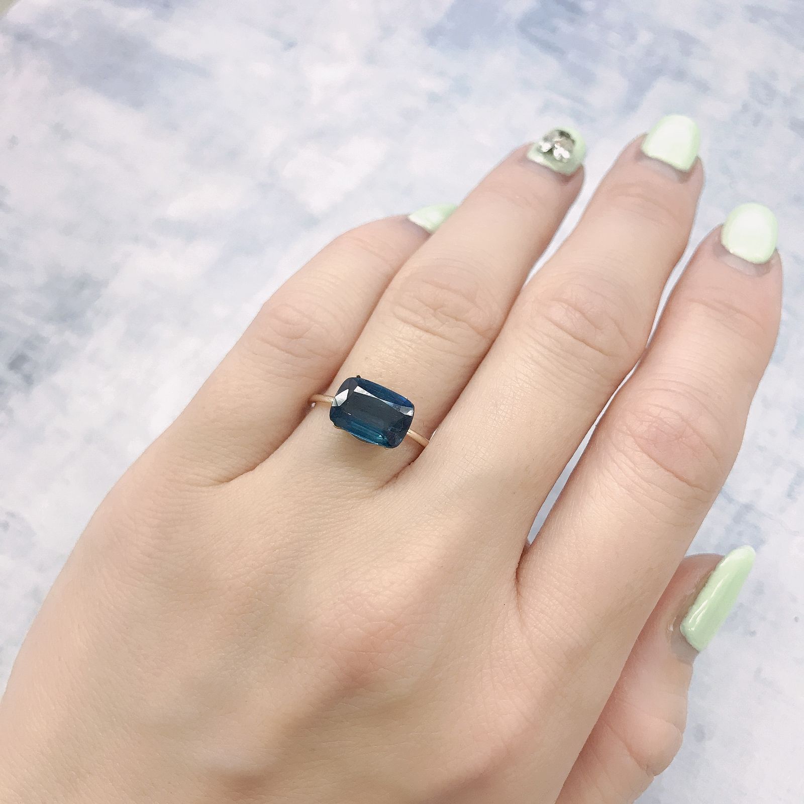 オーシャンブルーカイヤナイト(宝石名カイヤナイト)ネパール産 2.88ct 識別済[220115386]10x7mm前後