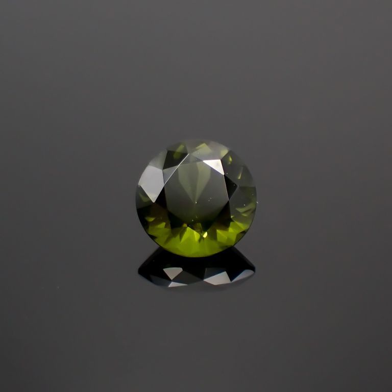エカナイト(宝石名エカナイト)スリランカ産 0.86ct 識別済[221219727]6.1x6.1mm前後