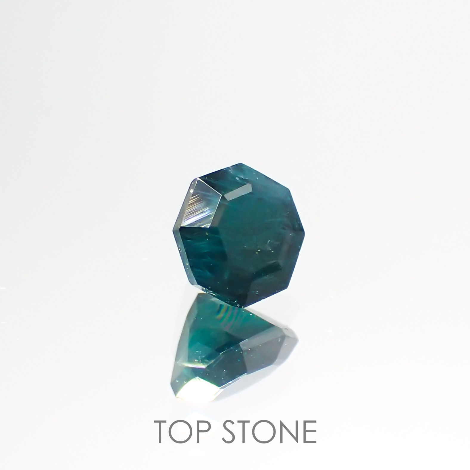 ◇オクタゴンカット◇グランディディエライト マダガスカル産 ルース 0.59ct[210813067]4.8×4.8mm前後