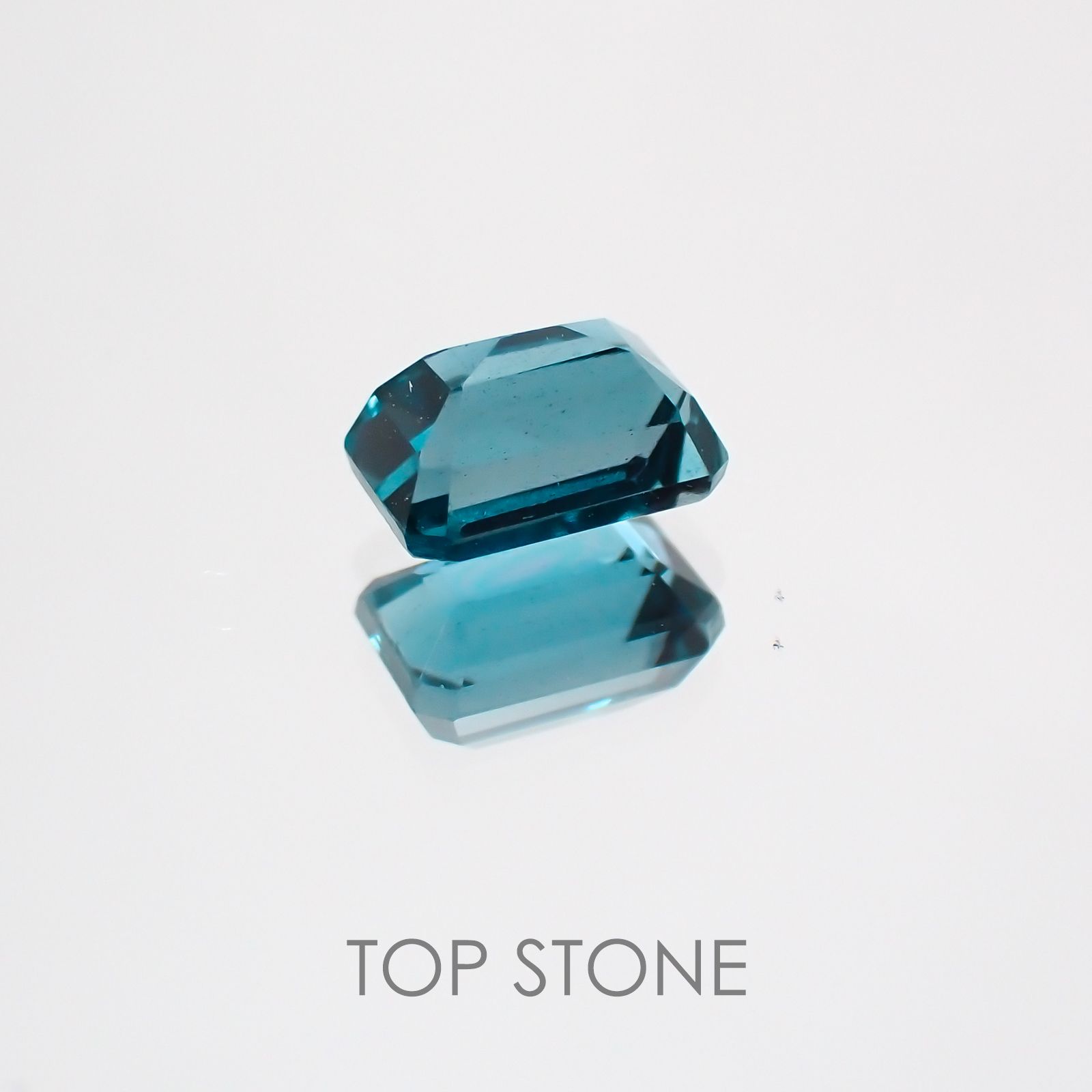 オーシャンブルーカイヤナイト インド産 ルース 0.92ct[210410522]5.8×3.8mm前後