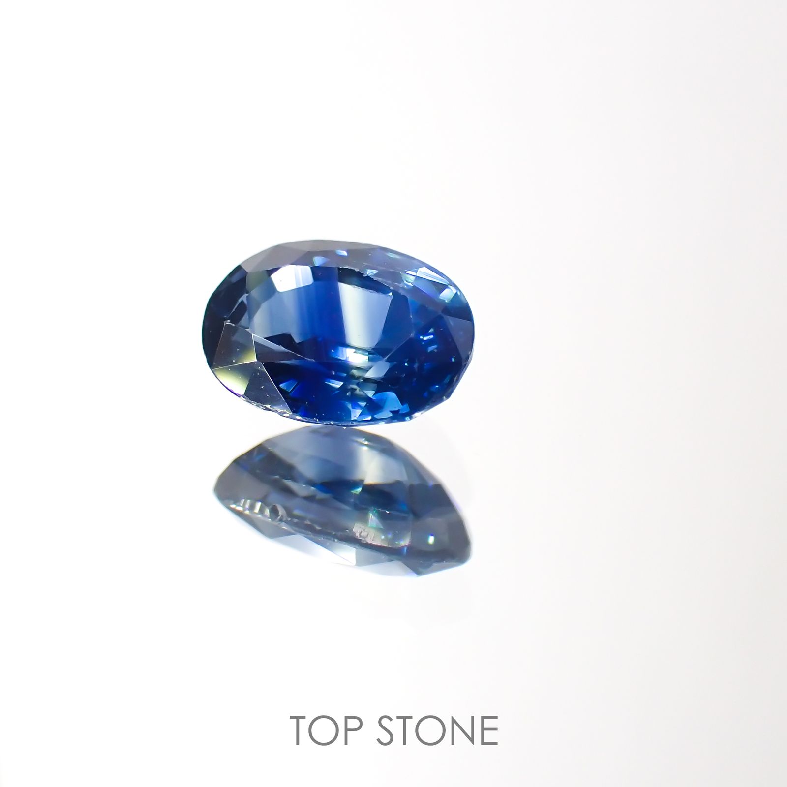 サファイア(宝石名サファイア)マダガスカル/スリランカ産 0.95ct 識別済[220113885]6.9x4.8mm前後