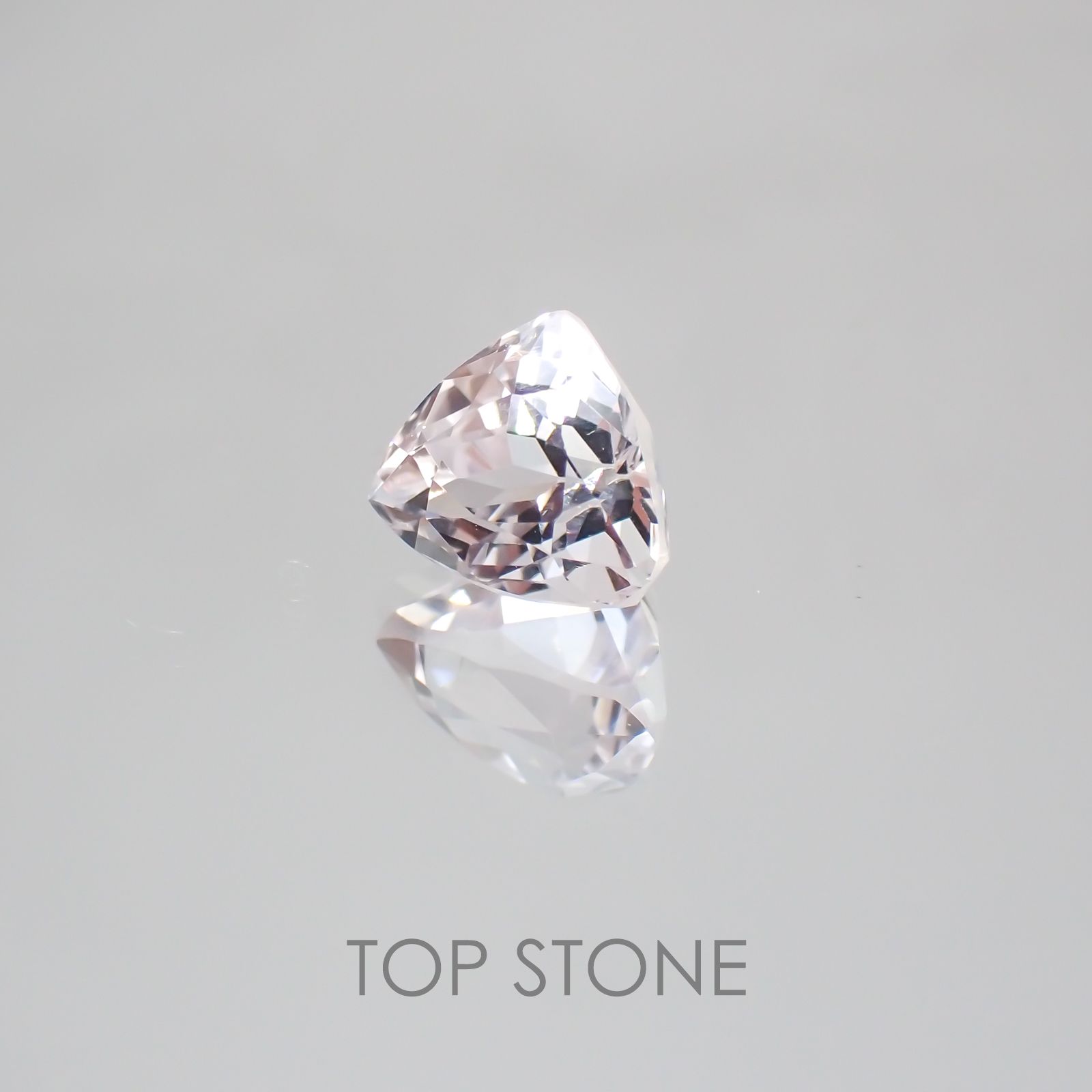 クンツァイト アフガニスタン産 ルース 1.96ct[21029733]8.2×7mm前後