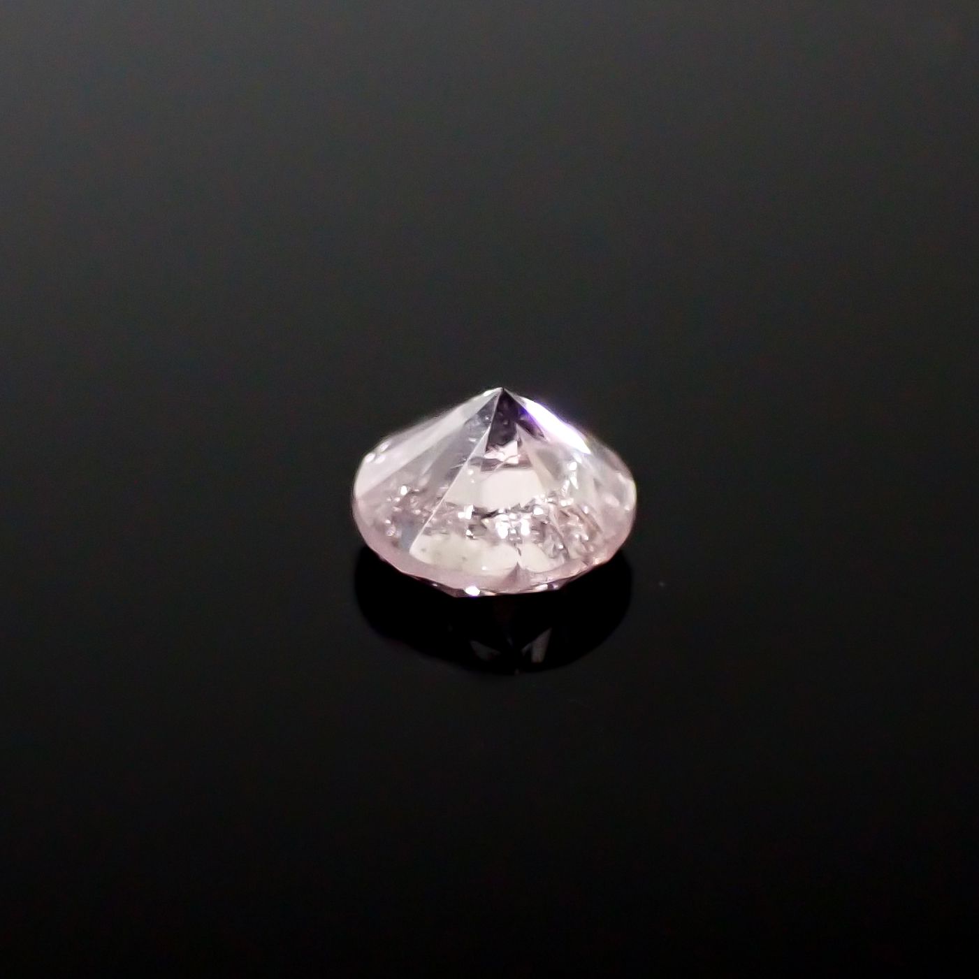 ピンクダイヤモンド(宝石名ダイアモンド I-1/FANCY LIGHT PINK) 0.130ct ソ付(CGL)[240928976]3.09x3.12mm前後