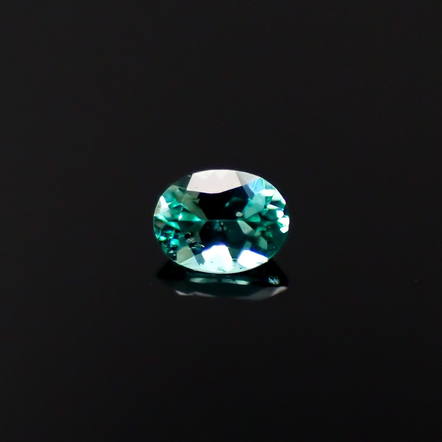 パライバトルマリン ブラジル・ムルング鉱山産 0.034ct[240928802]2.3x1.8mm前後