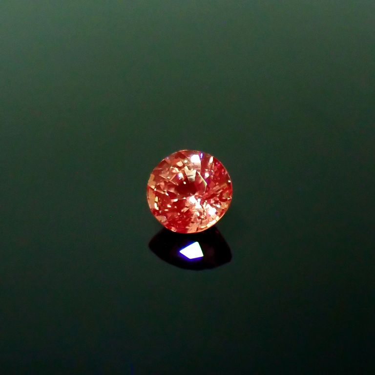 長波365(ライト)の照射で蛍光