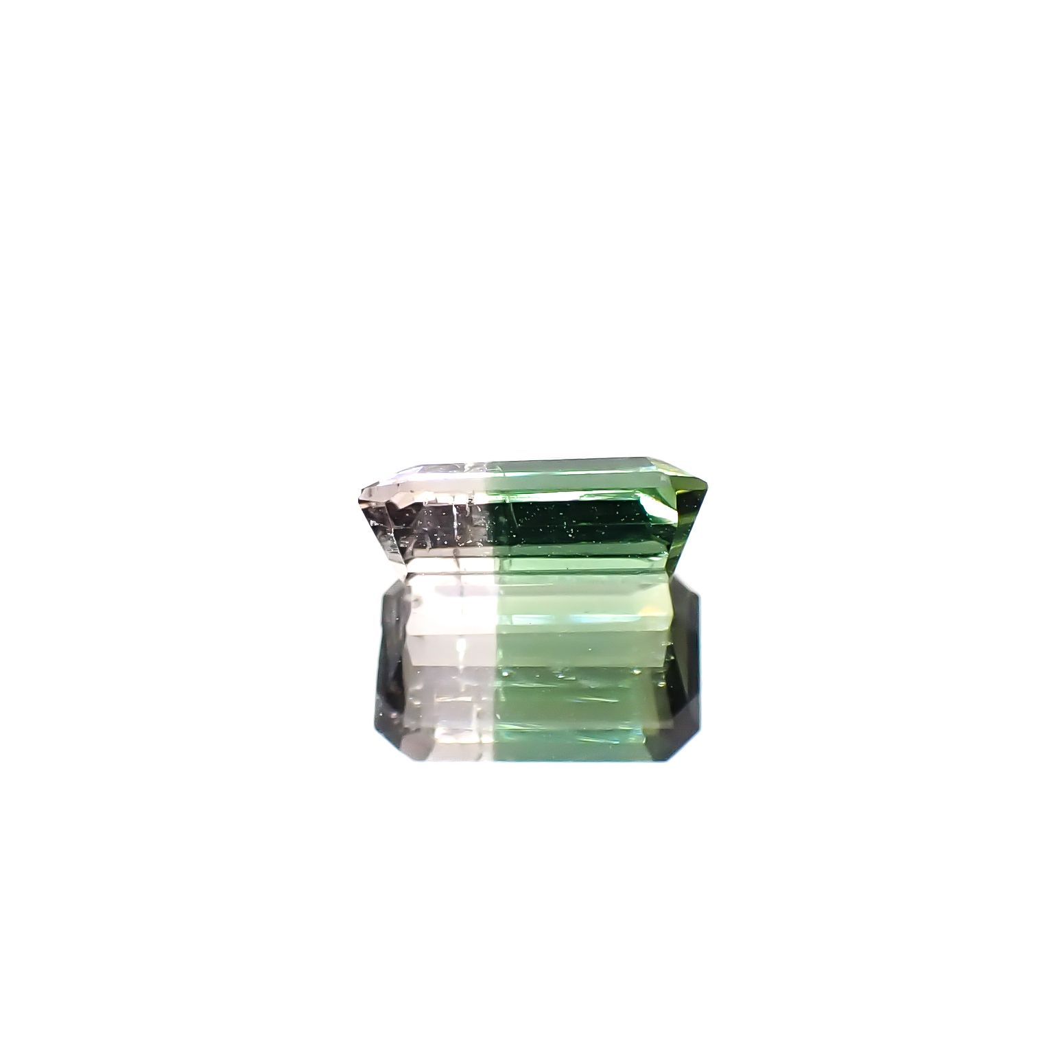 バイカラートルマリン アフガニスタン産 0.64ct[240929147]6.6x4.3mm前後