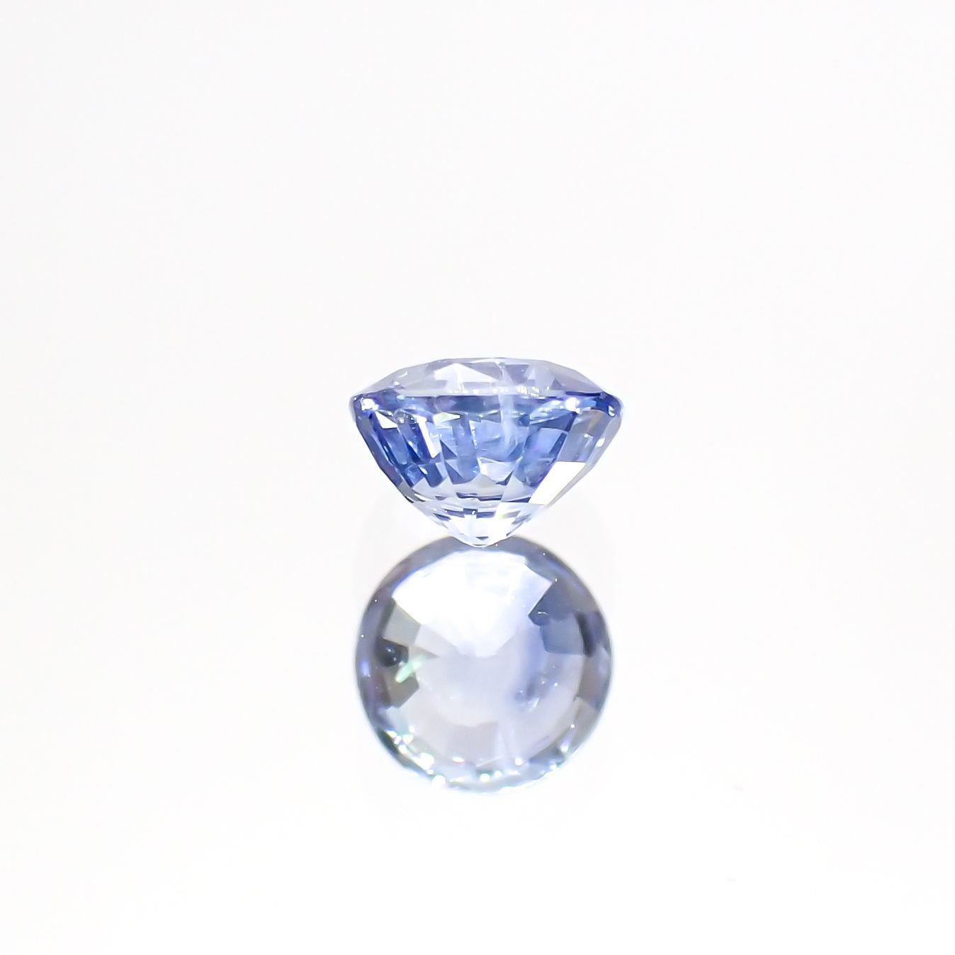 アイスブルーサファイア(宝石名サファイア)スリランカ/マダガスカル産 0.40ct 識別済[220515959]4.2x4.1mm前後