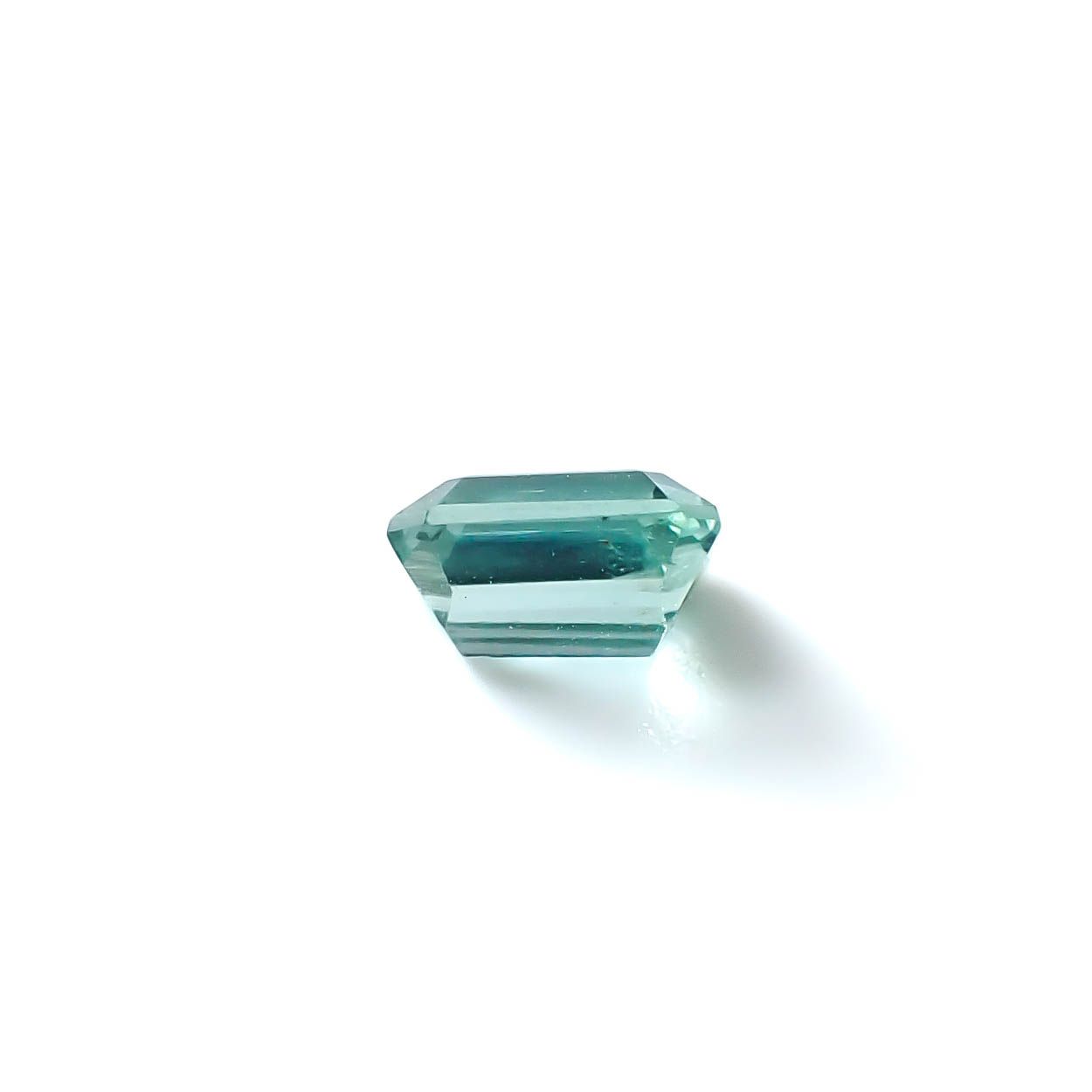 ミントトルマリン アフガニスタン産 0.50ct / 5.1x4.2mm前後 [251031206]