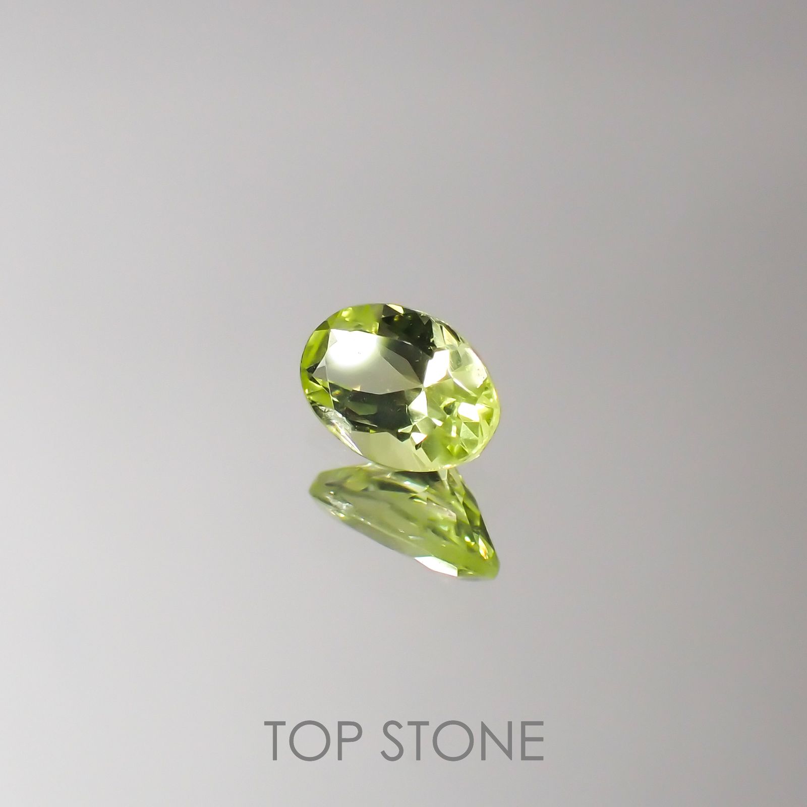 パロットクリソベリル(宝石名クリソベリル)インド産 0.41ct 識別済[220616419]5.6x3.8mm前後
