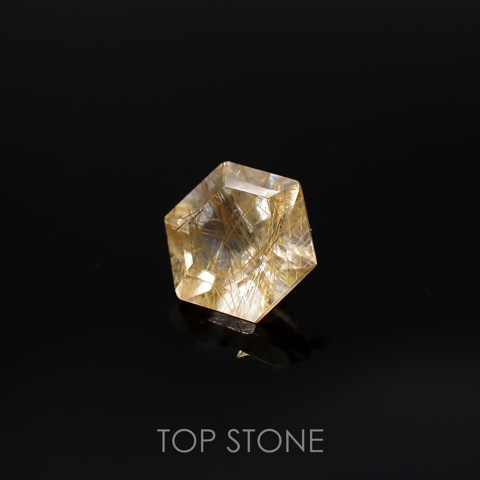 ◇ヘキサゴンカット◇ルチルクォーツSA(宝石名ルチルレイテッド・クォーツ)ブラジル産 0.92ct 識別済[220817470]6.1x6.1mm前後