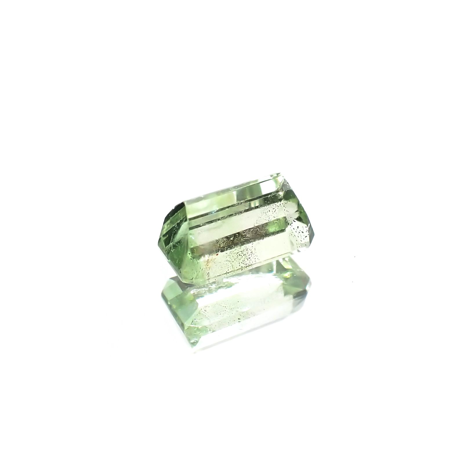 バイカラーツァボライト(宝石名グリーン グロッシュラー・ガーネット) タンザニア産 識別済 1.38ct / 7.5x4.2mm前後 [210711919]