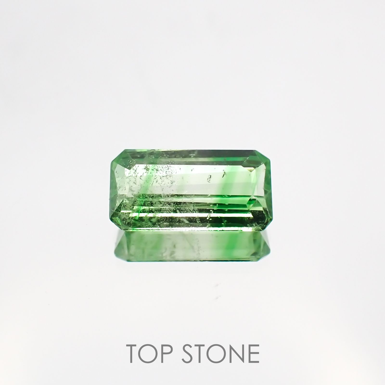 バイカラーツァボライト タンザニア産 ルース 0.78ct[210610922]7.6×4mm前後