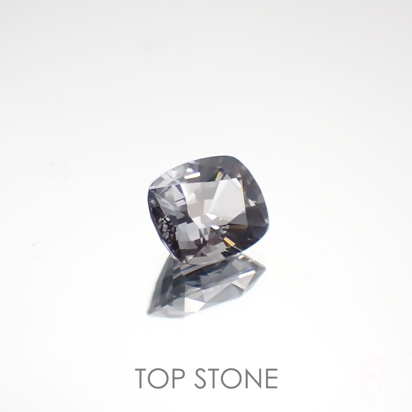 プラチナスピネル ビルマ産 ルース 0.8ct[210611369]6×4.9mm前後