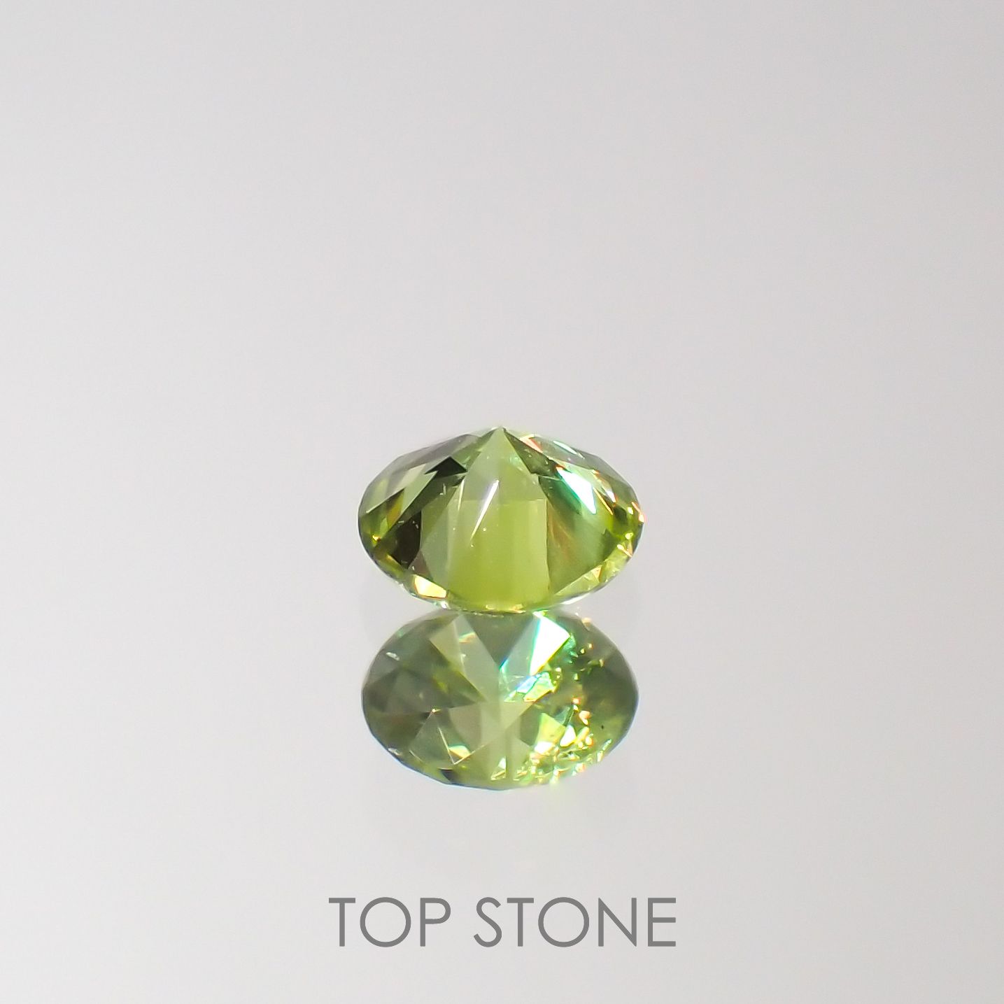 デマントイドガーネット(宝石名デマントイド・ガーネット)ロシア産 0.26ct 識別済[220616527]3.9x3.9mm前後