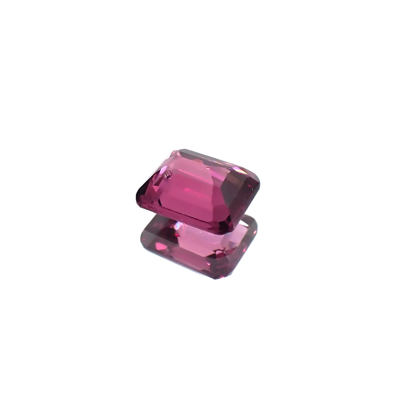 マラヤガーネット(宝石名ガーネット) タンザニア産 識別済 1.27ct / 6.4x5.4mm前後 [210711878]