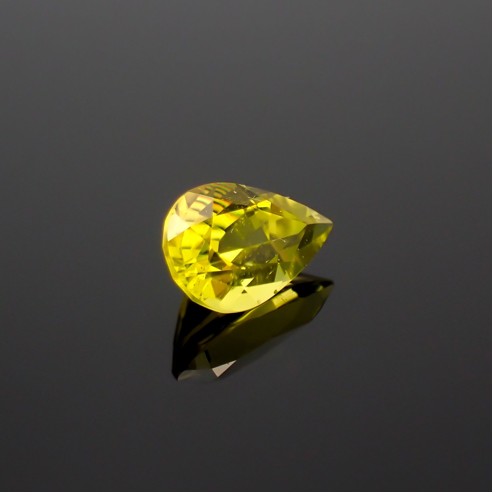 カナリートルマリン ザンビア・カナリー鉱山産 0.84ct[230823139]7.8x5mm前後