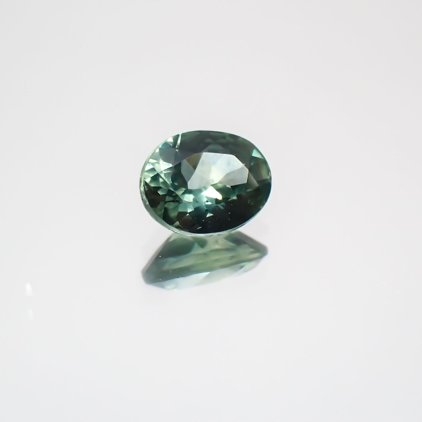 モンタナサファイア アメリカ産 ルース 0.4ct[21039468]4.9×3.9mm前後