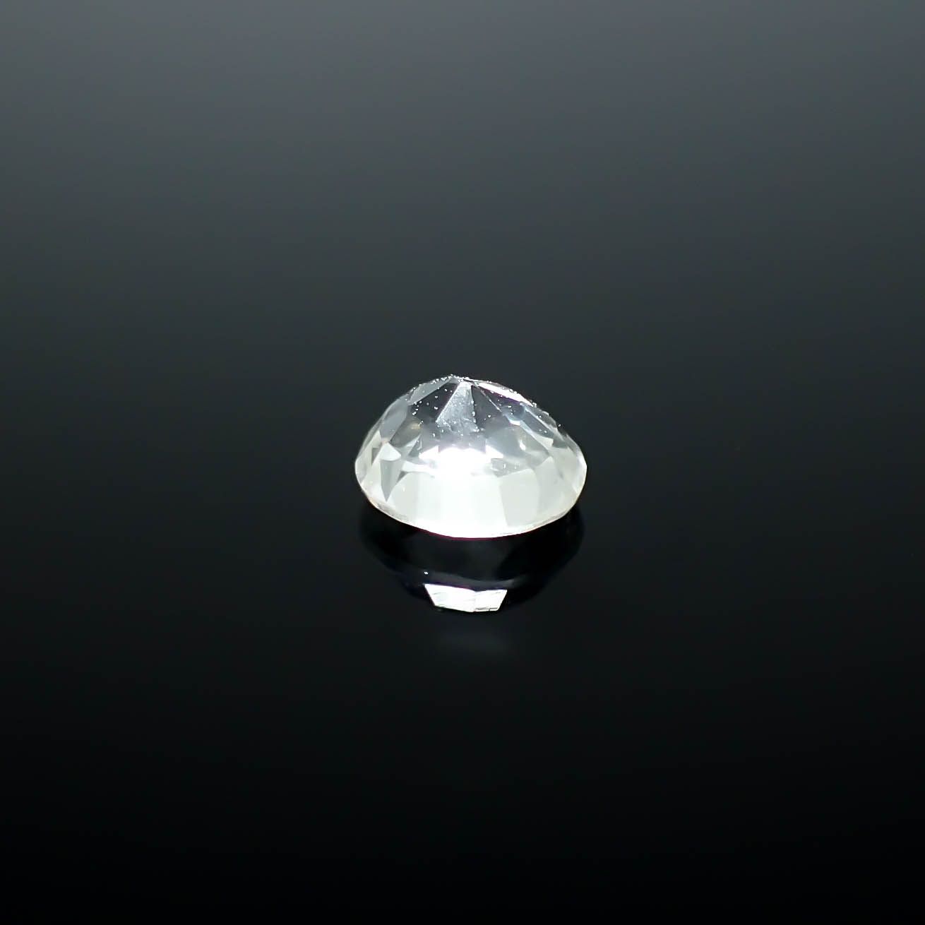 フォルステライト(宝石名フォルステライト)ビルマ産 0.22ct 識別済[250730783]3.9x3.4mm前後