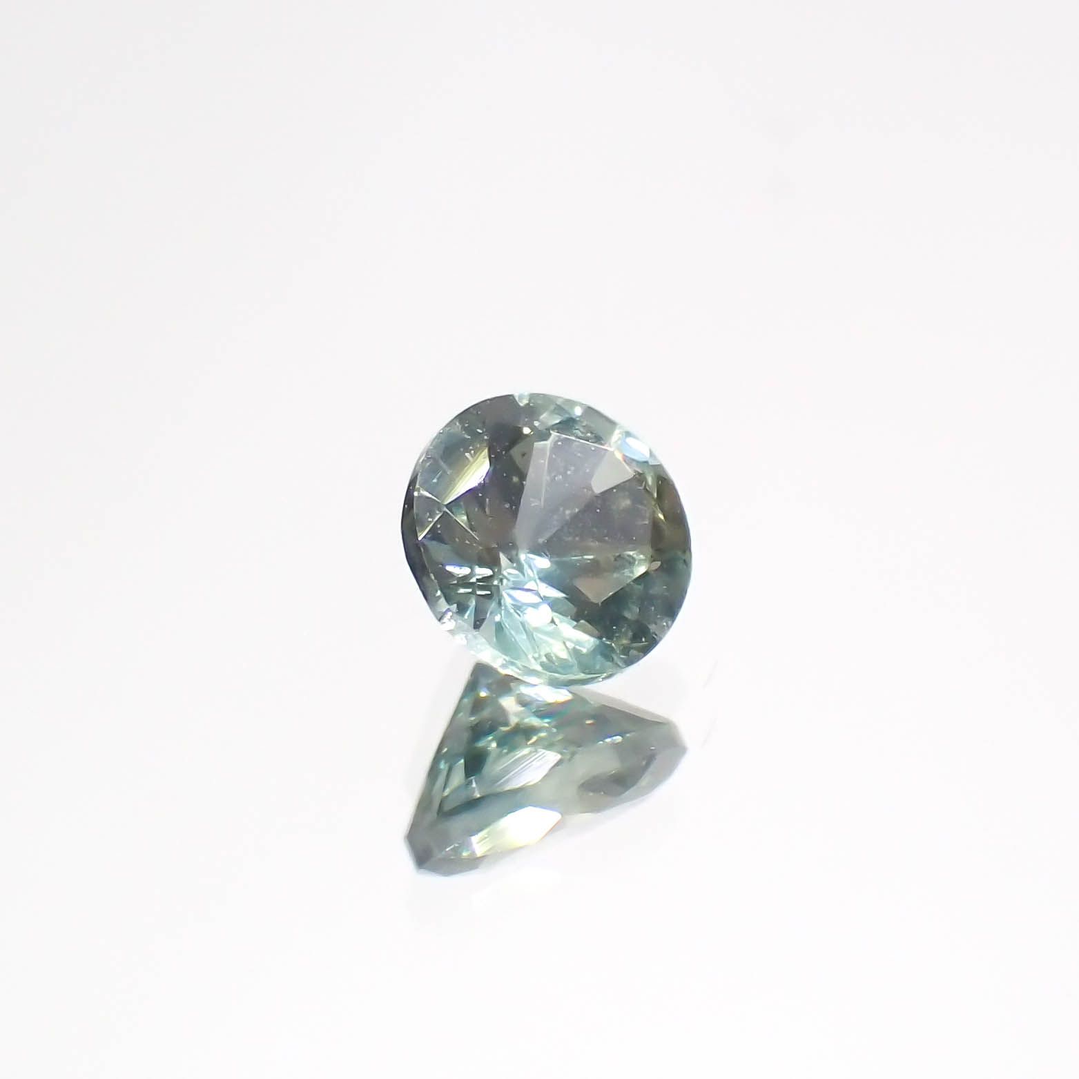 モンタナサファイア アメリカ・モンタナ州産 0.32ct[230823031]3.9x3.9mm前後