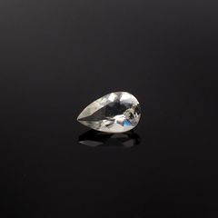 リューサイト 遊色効果あり(宝石名リューサイト)イタリア産 識別済 0.45ct / 6.8x4.4mm前後 [260131553]