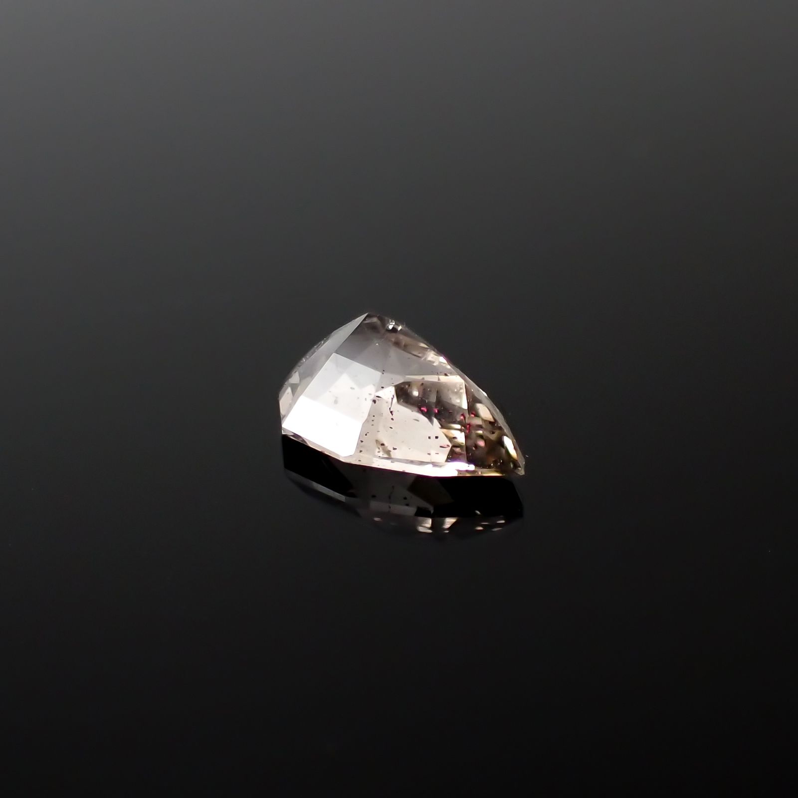 ◇カスタムカット◇ティンカーベルクォーツ ブラジル産 0.86ct[240125452]8.6x5.5mm前後