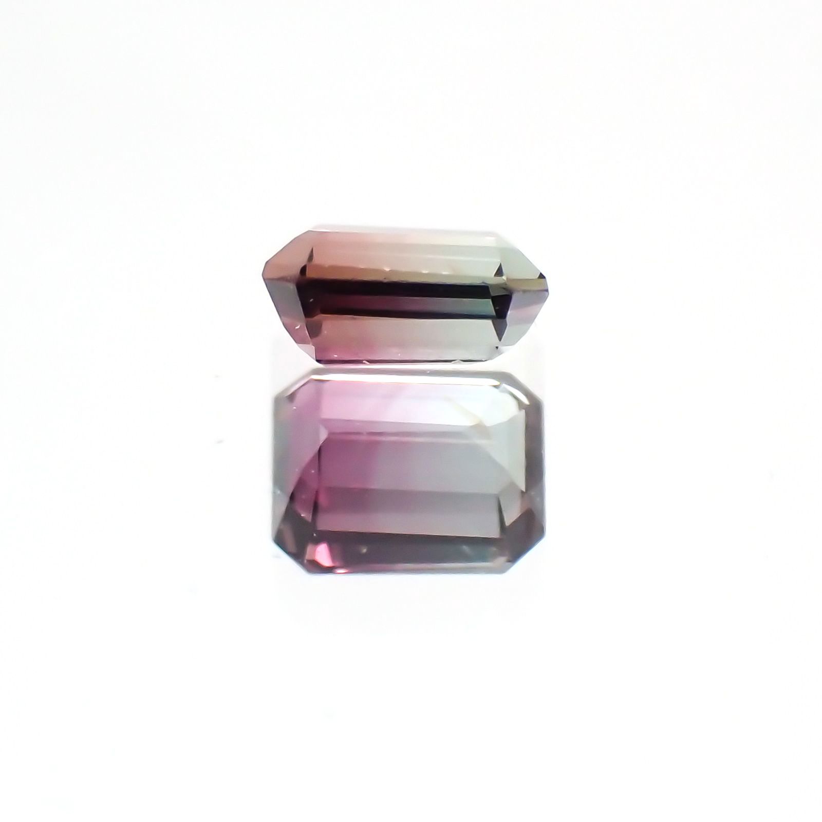 バイカラーサファイア(宝石名バイカラー・サファイア) タンザニア産 0.24ct 識別済[21069756]3.8×3.2mm前後