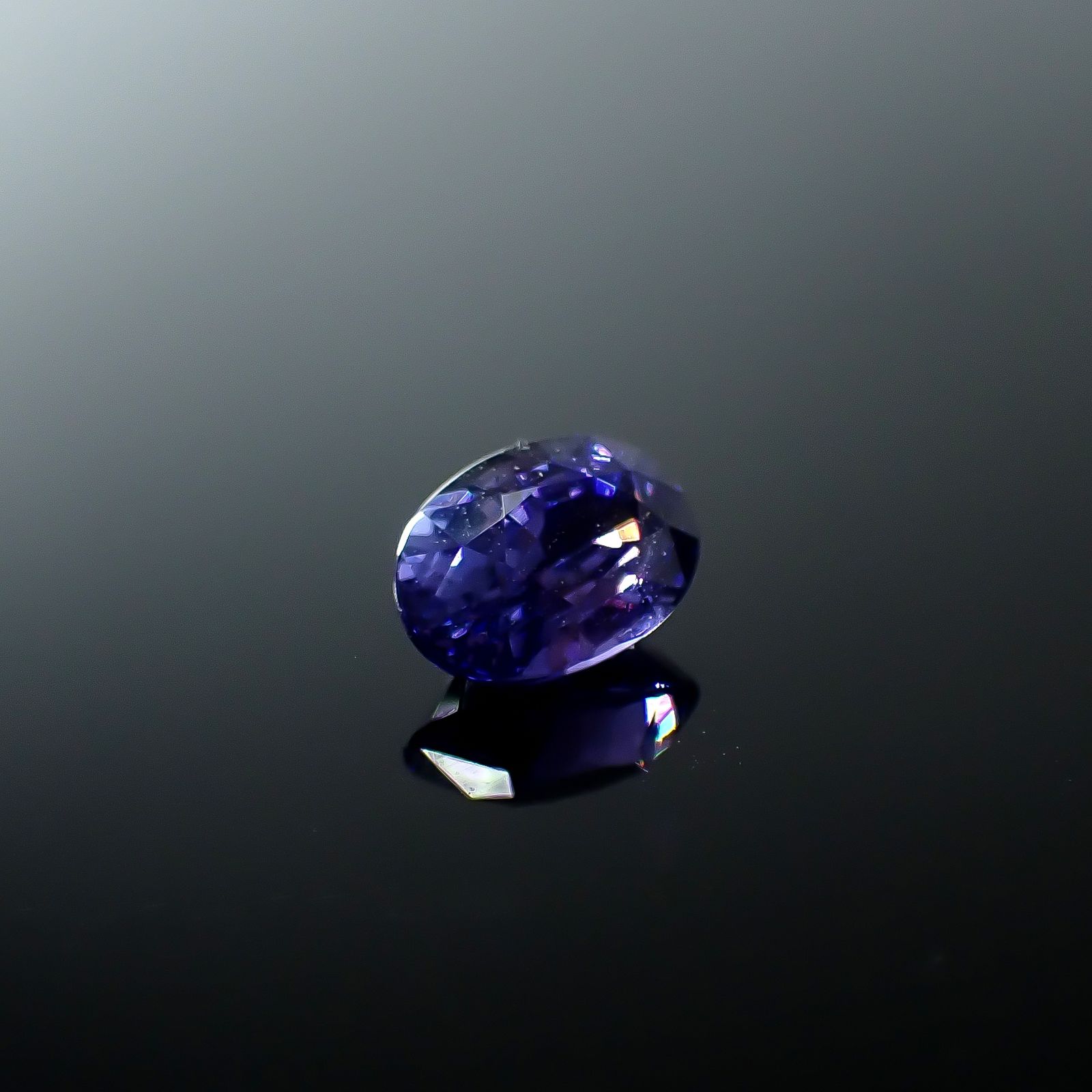 バイオレットサファイア 非加熱(宝石名バイオレット・サファイア)スリランカ/マダガスカル産 1.59ct GIT鑑付[250931152]7.69x5.43mm前後