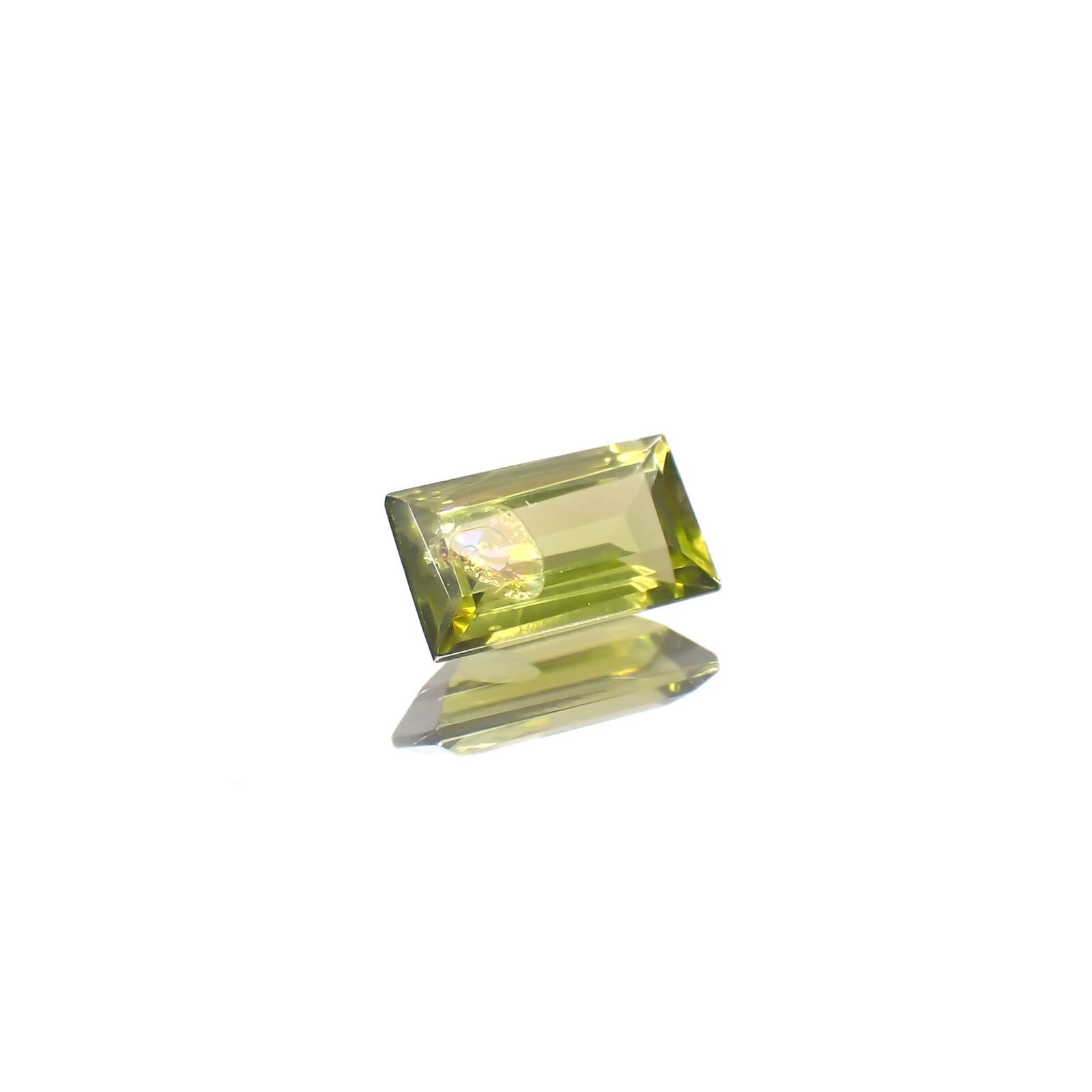 リリーパッドペリドット アメリカ・アリゾナ州産 0.36ct[231224603]5.6x3.1mm前後