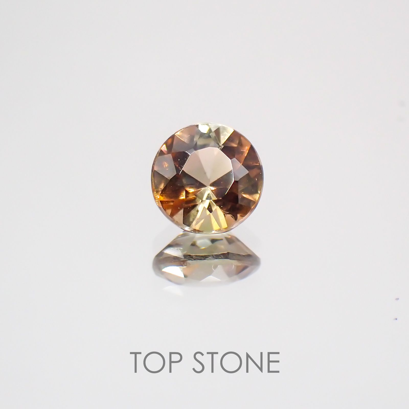 バイカラーアンダリュサイト スリランカ産 ルース 0.44ct[21059872]4.9×4.9mm前後