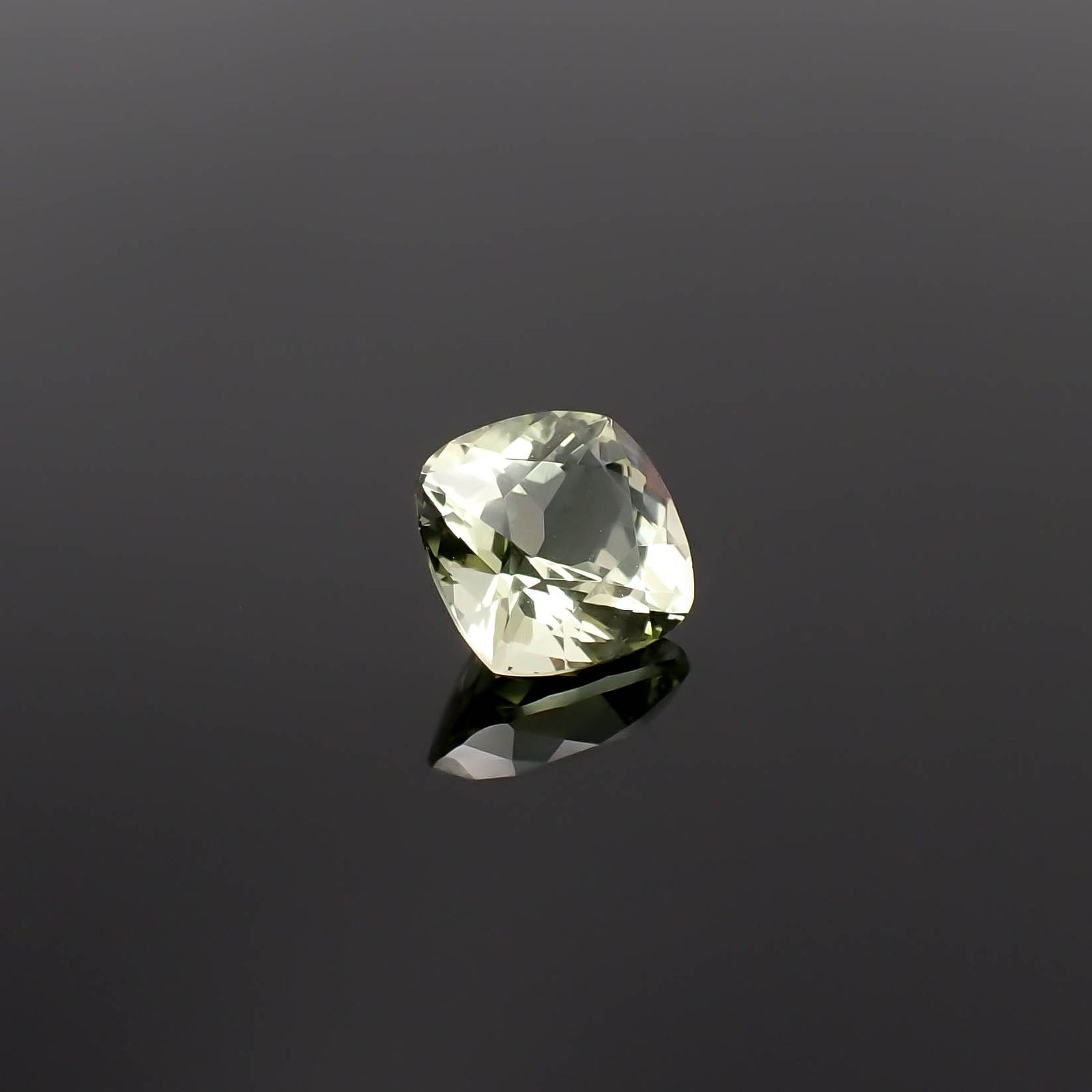 ヘリオドール ブラジル・ミナスジェライス州産 1.01ct[230622300]6.2x6